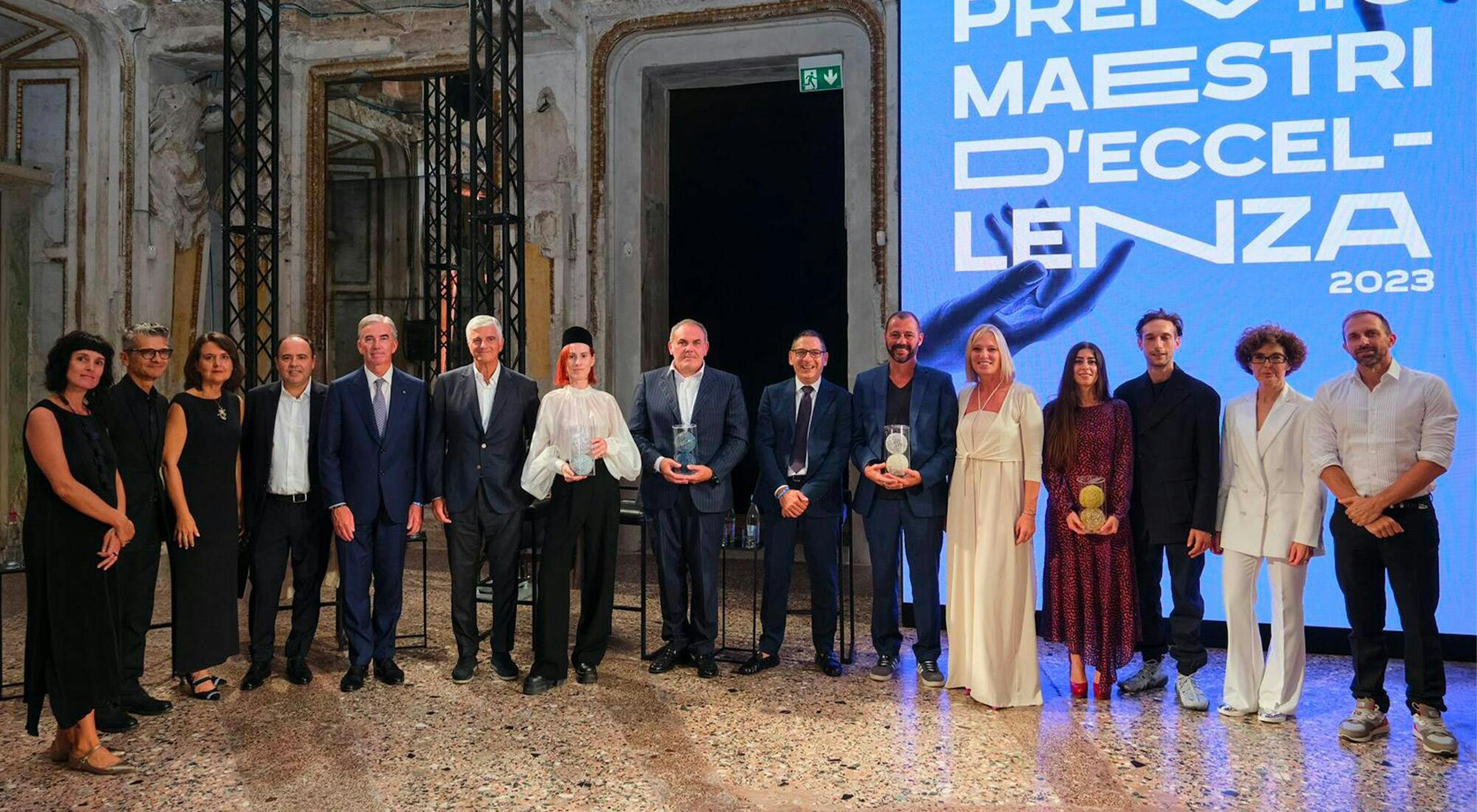 Cover les Métiers d’Excellence LVMH dévoilent les lauréats de la première édition du prix «Maestri d’Eccellenza», organisé en collaboration avec Fendi, l’association italienne de défense des artisans Confartigianato et la Chambre nationale de la mode italienne
