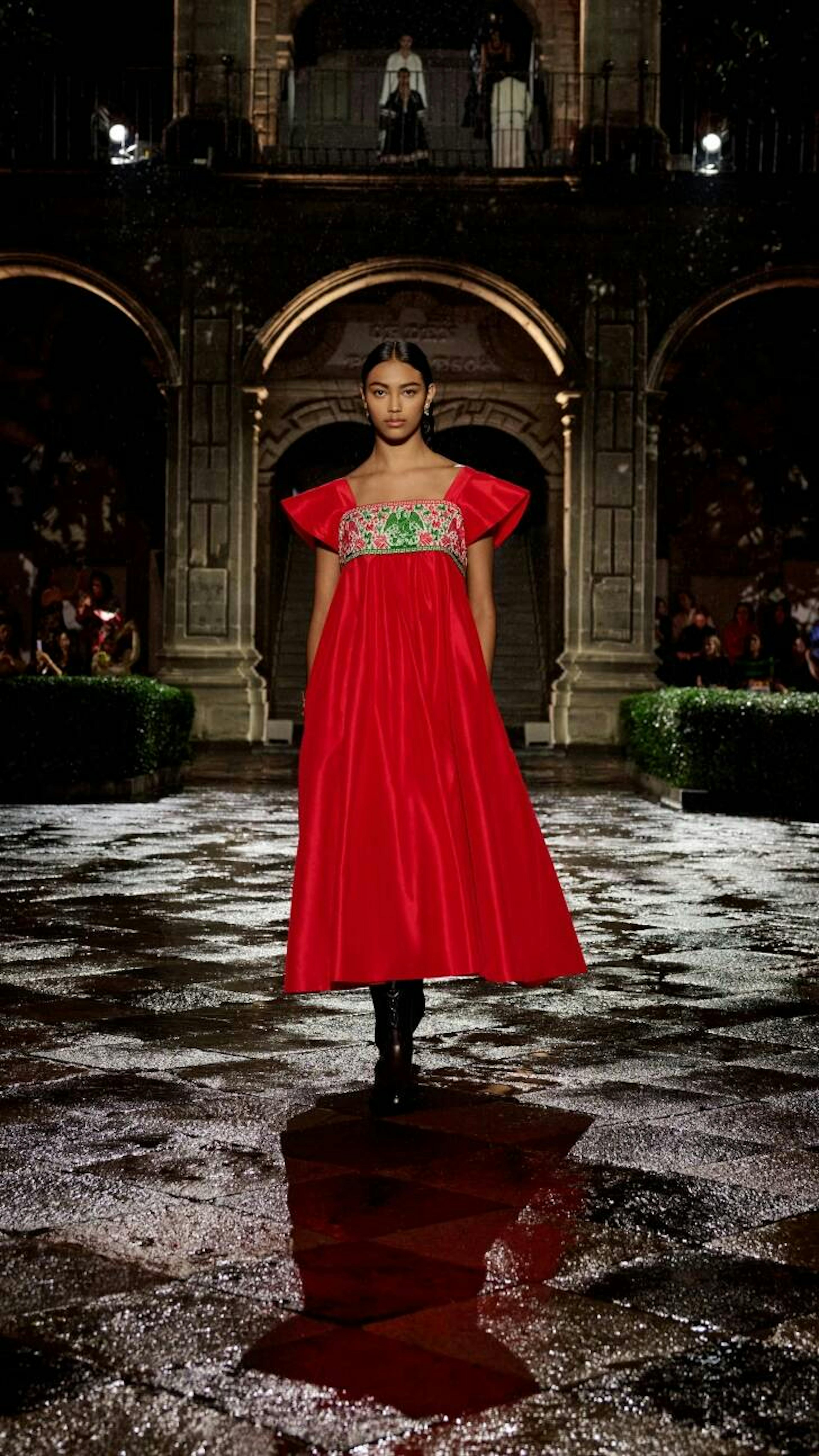 Visuals - Dior Cruise 2024 Collection: a Parisian tribute to a Mexican icon