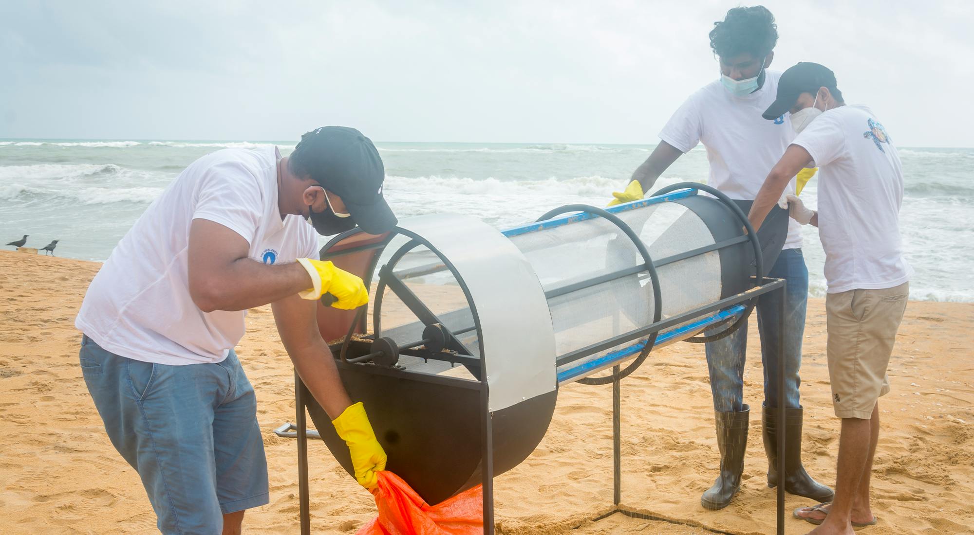 © Pearl Protectors - Projet "Nurdle Free Lanka" soutenu par Lanka Environment Fund