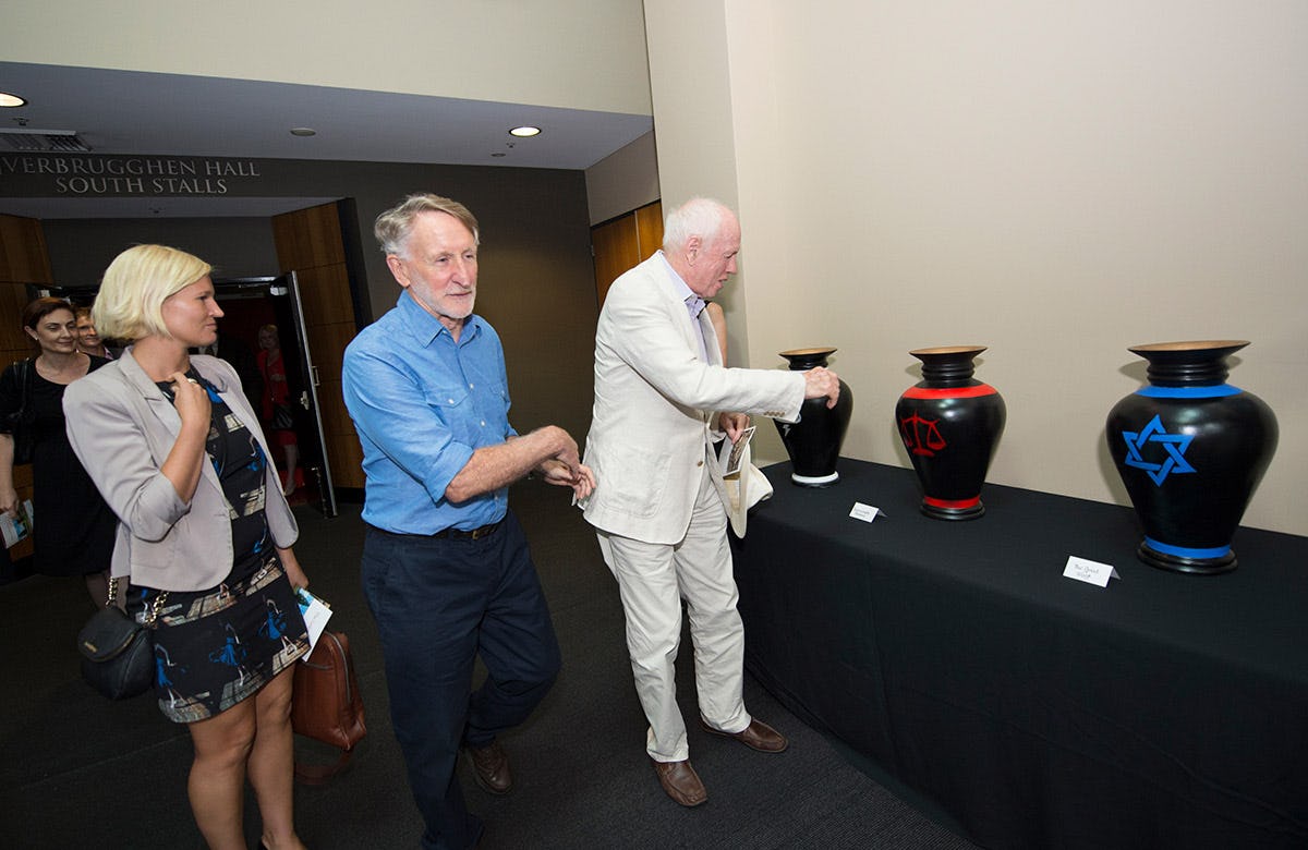 Lysicrates Prize 2016 John Spender about to vote