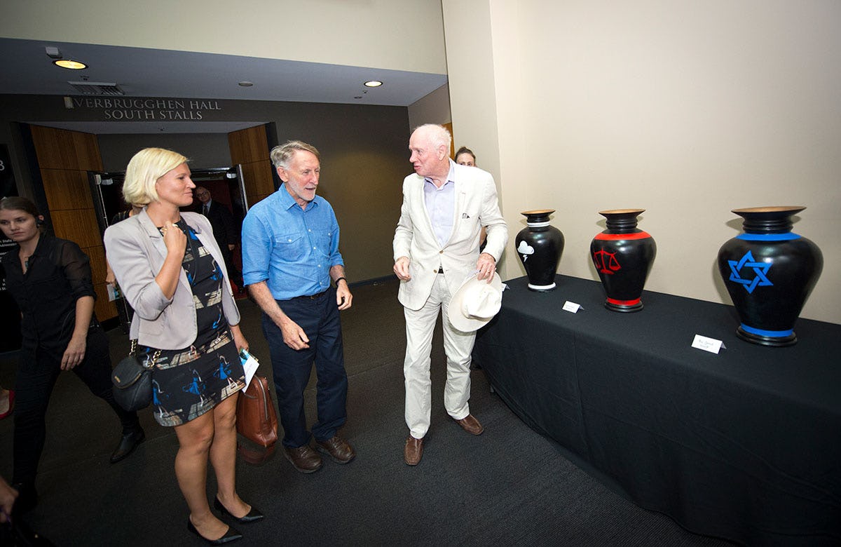 Lysicrates Prize 2016 John Spender in front of the voting urns