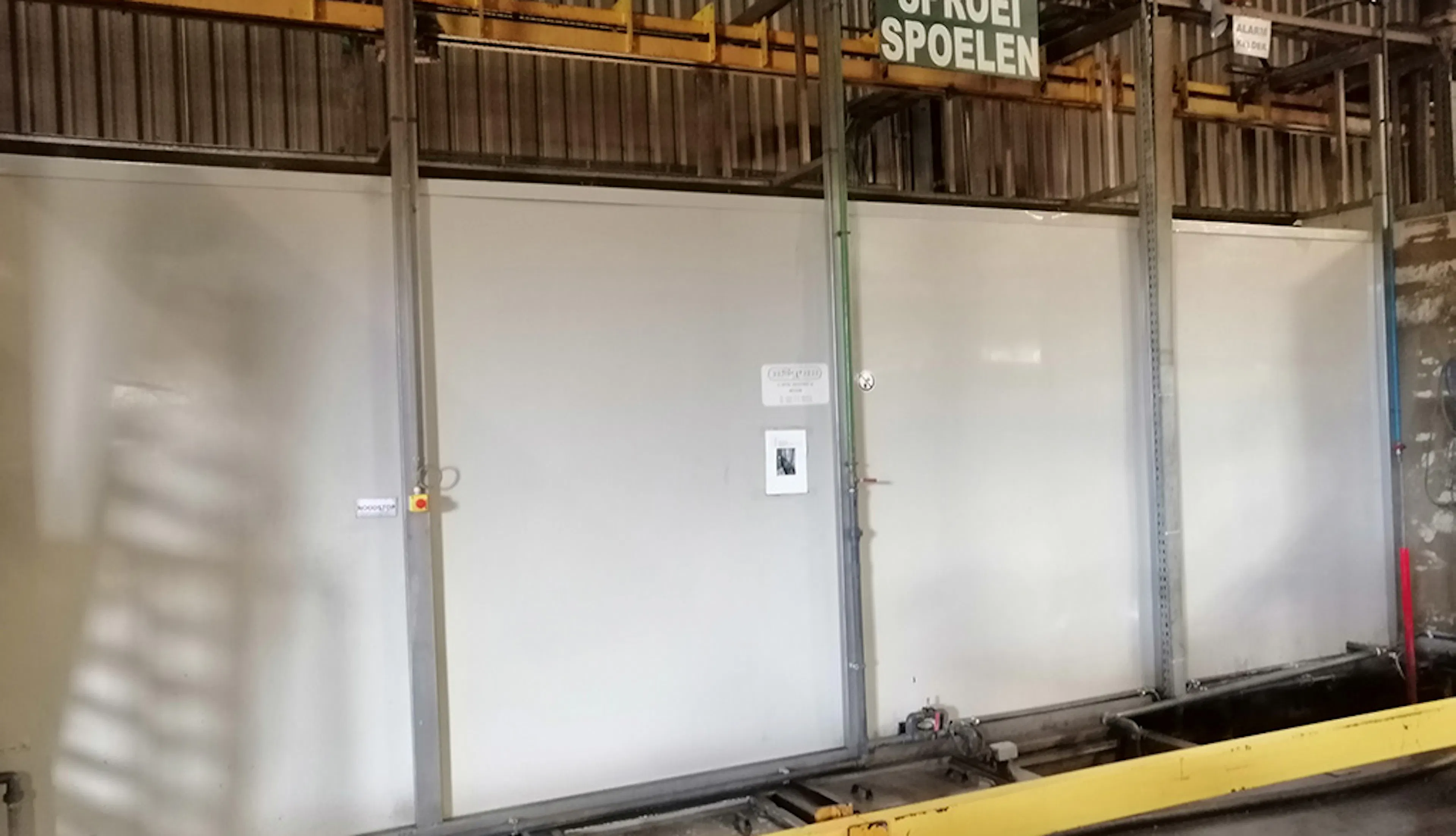 reinigen schilderinstallaties