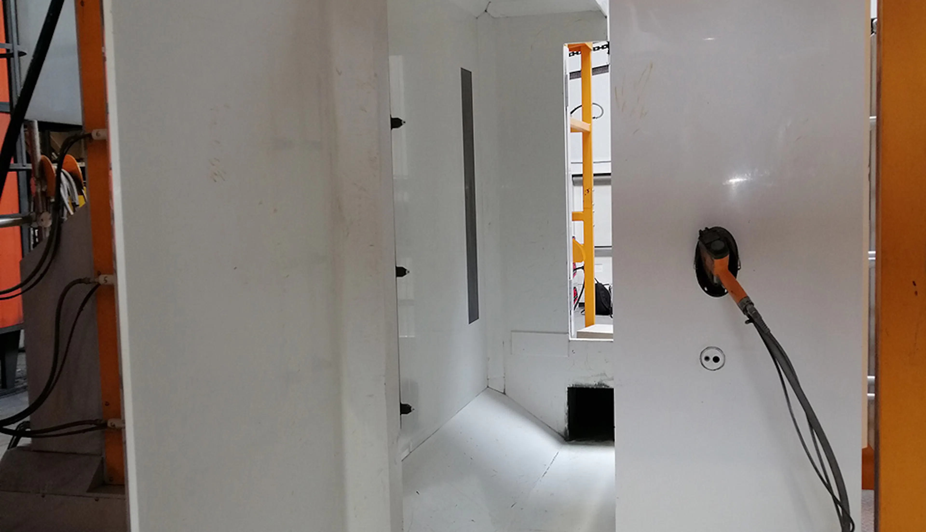 reinigen schilderinstallaties