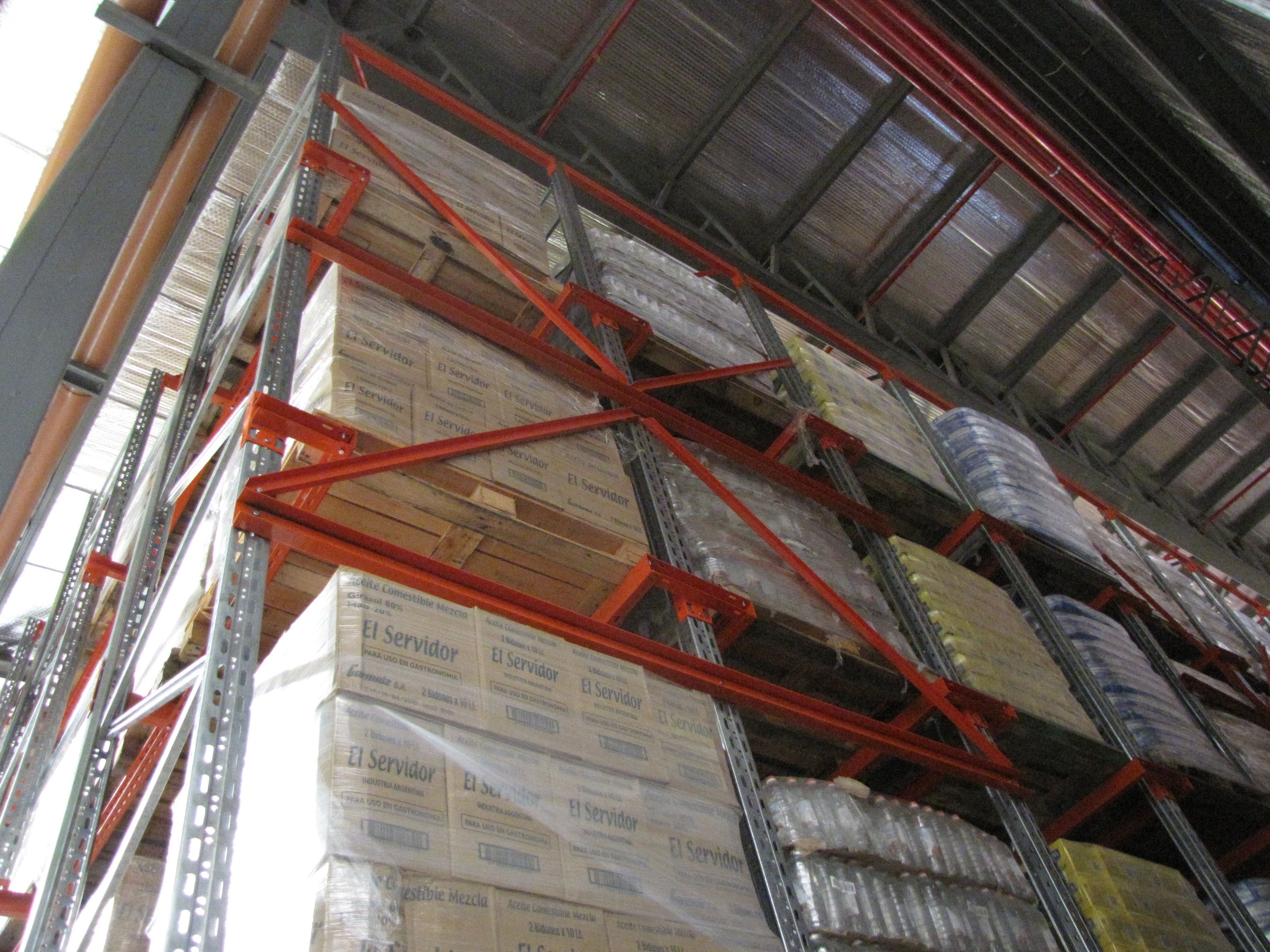 RACKS MACER PENETRABLES CON ARRIOSTRES POSTERIORES