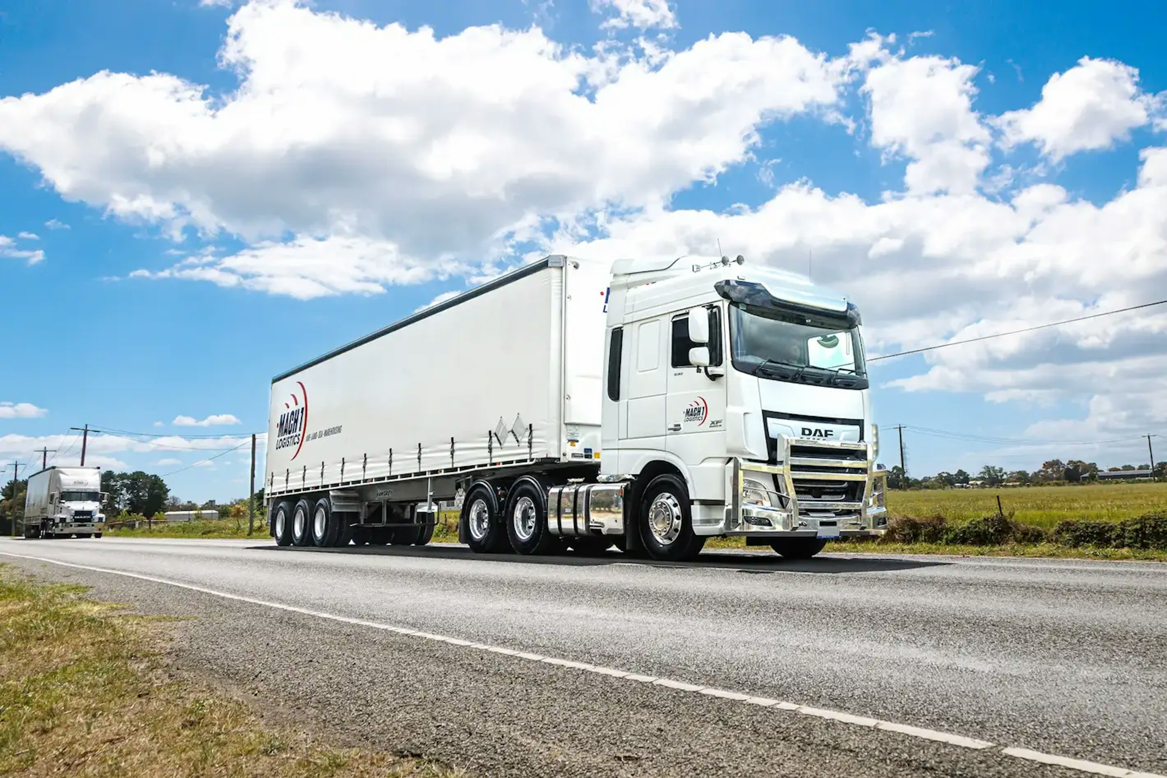 MACH 1 DAF and Trailer