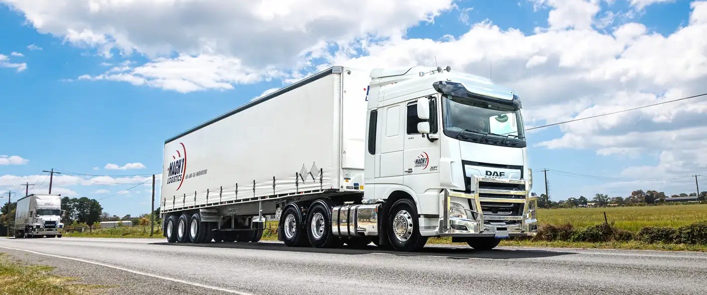 MACH 1 DAF and Trailer