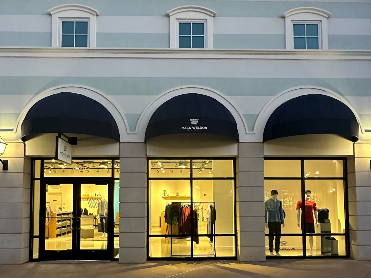 image of the store located at New York - Deer Park Outlet
