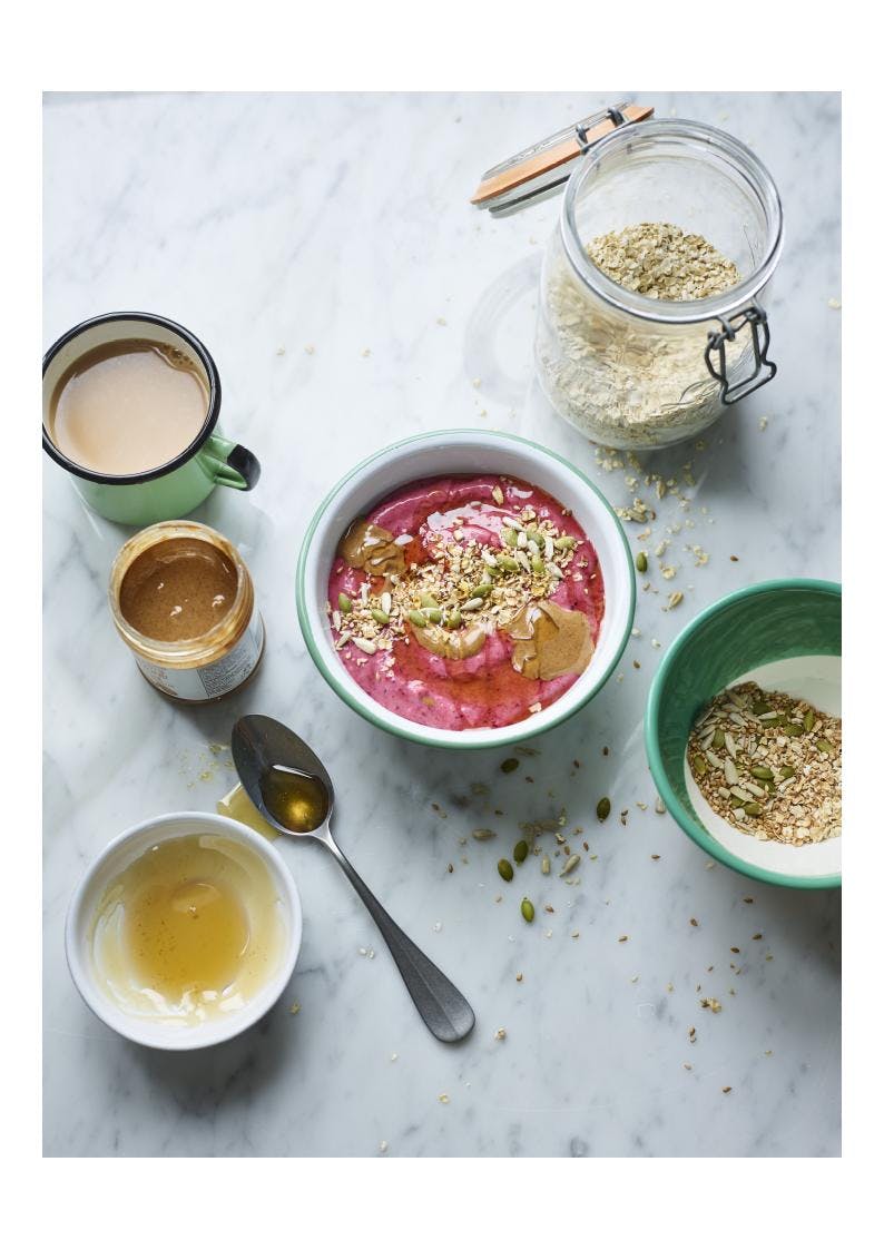 Breakfast pots in bowls with spoon