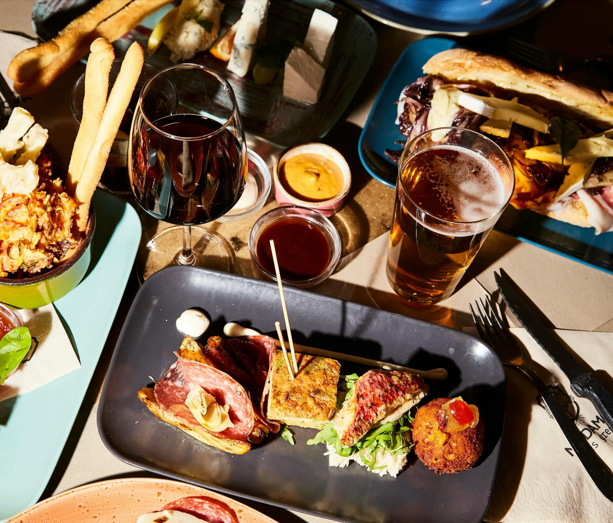 Main Sections: Bistrot