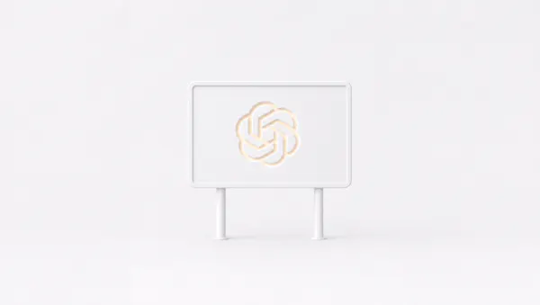 Cartellone pubblicitario vuoto scolpito in materiale bianco opaco, su fondo chiaro, con l'emblema di OpenAI inciso al centro del pannello e illuminato di ambra
