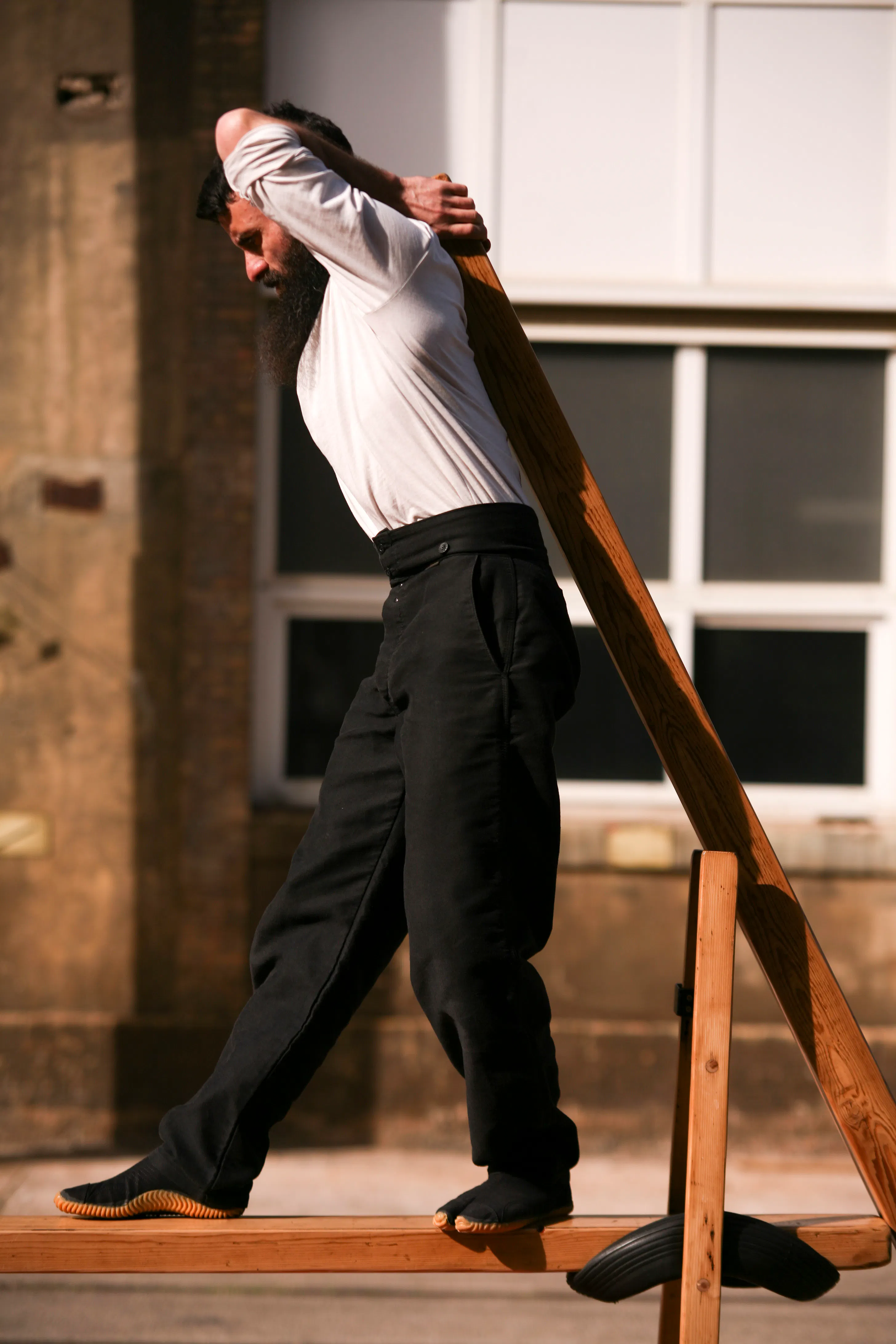 performance carnaval cnd magasins generaux exposition une asssemblée des gestes