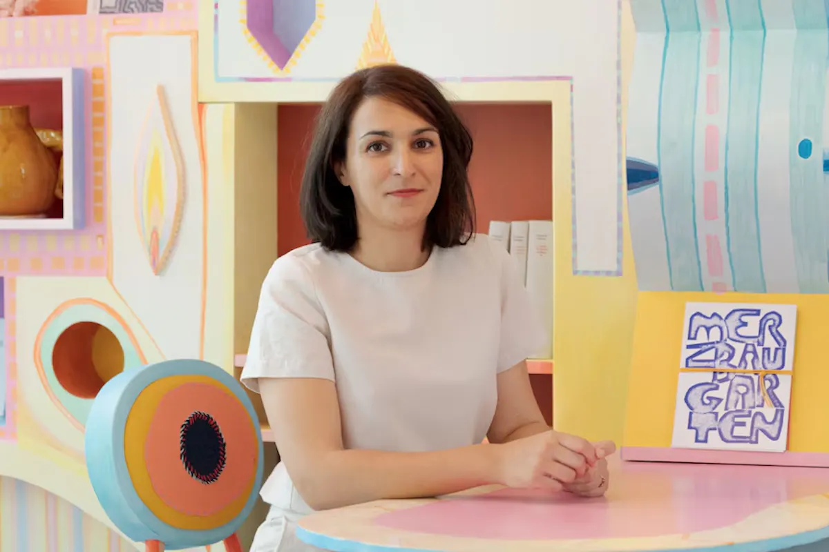 Anne Laure Lestage dans le Bureau des Rêveurs, dans le cadre de l'expo "House of Dreamers". ©silvia cappellari