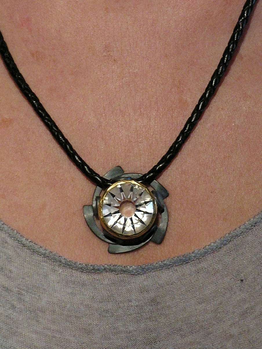 bijou: Tour de cou Quartz étoile noire... porté – créé par Mahesh Bijoutier