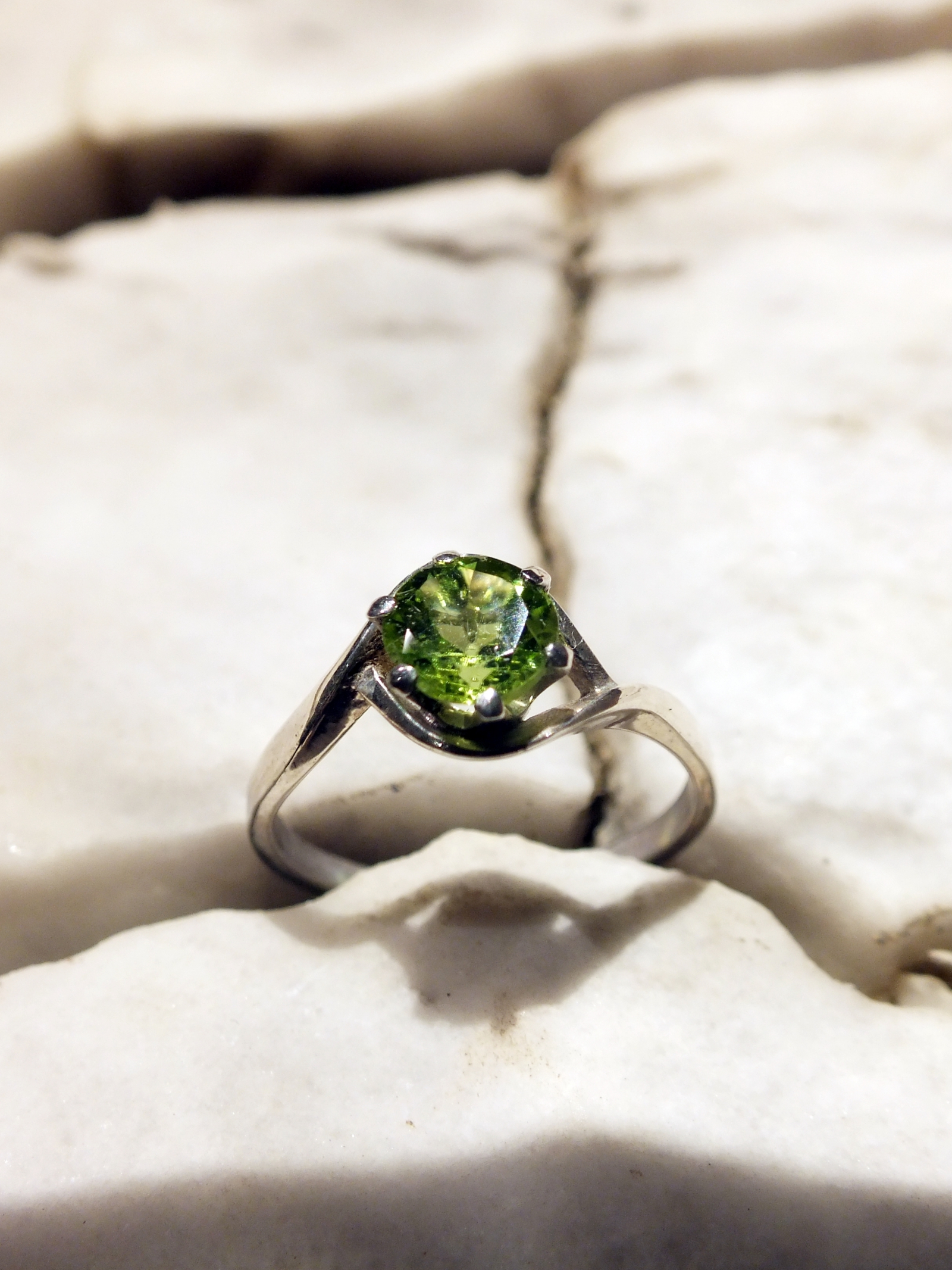 bijou: Anneau Péridot (Olivine) créé par Mahesh Bijoutier