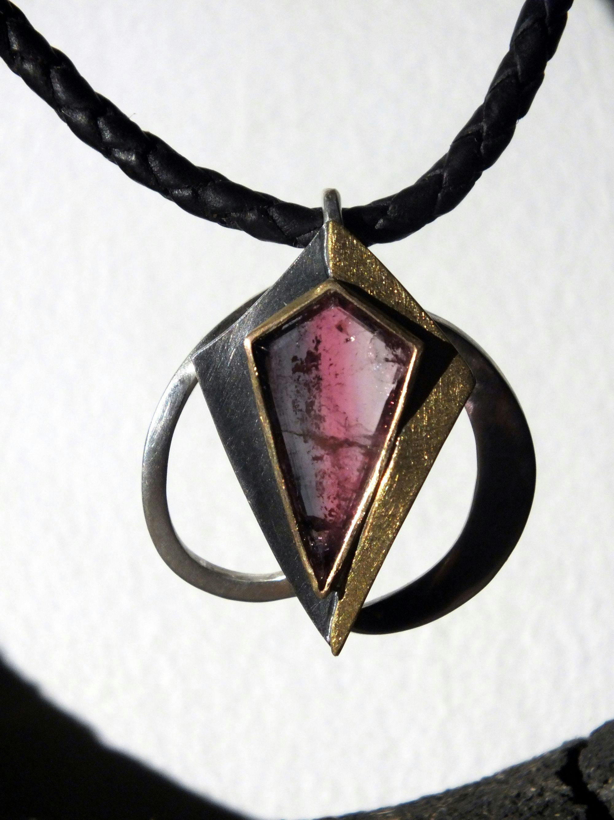 Pendentif toulmaline polychrome de Madagascar