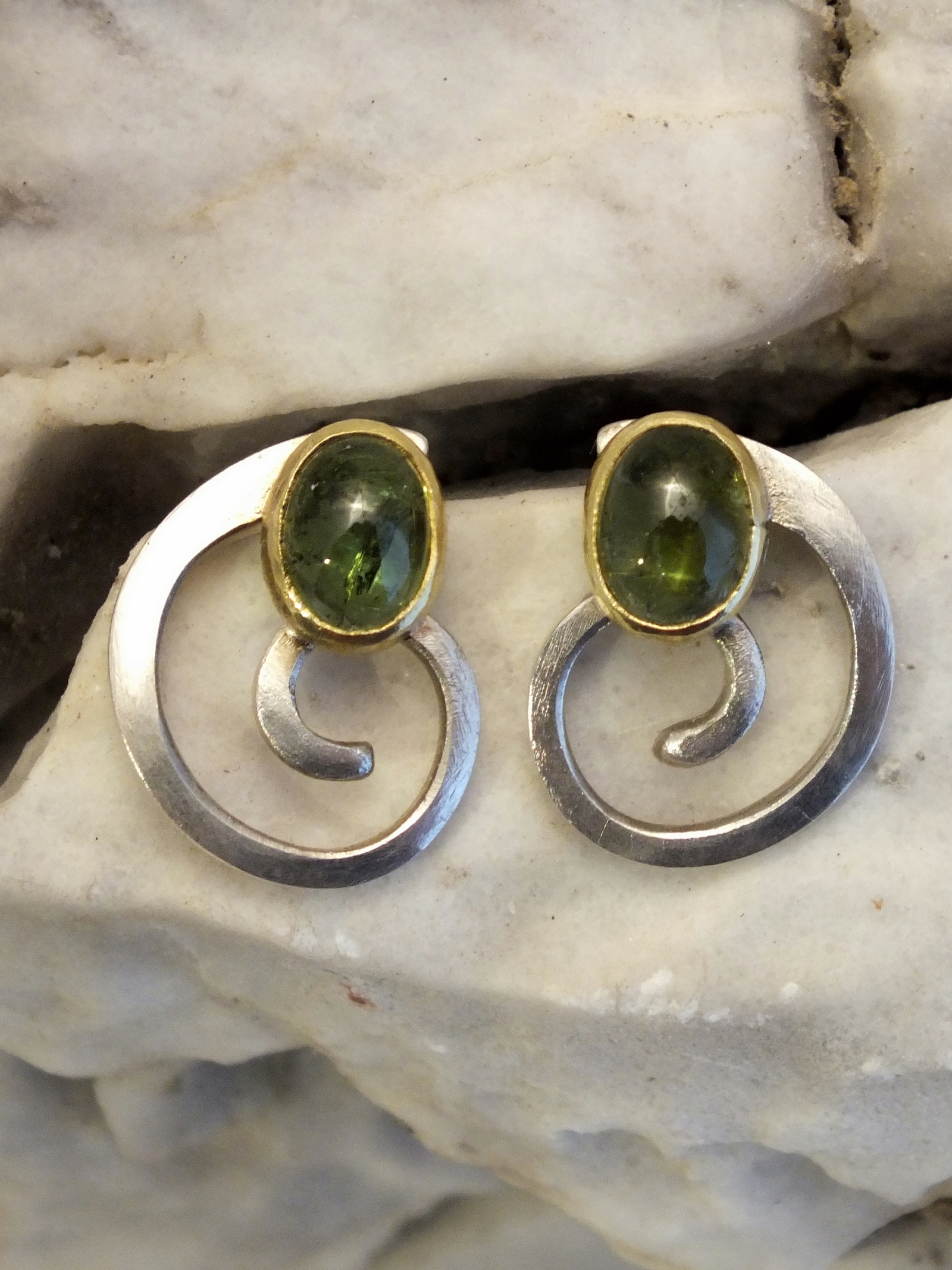 bijou: Clous d''oreilles, Péridots créé par Mahesh Bijoutier