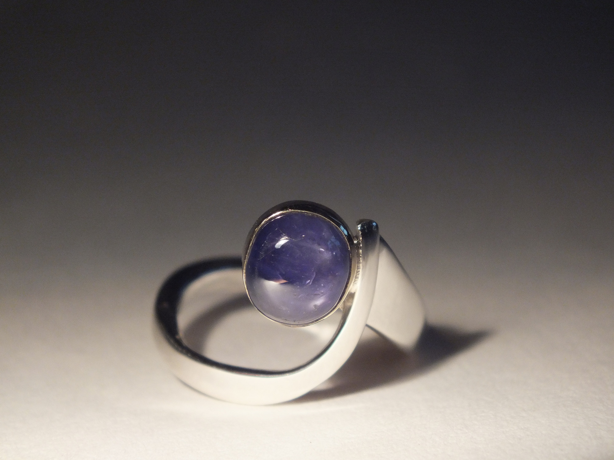 bijou: Anneau saphir étoilé créé par Mahesh Bijoutier