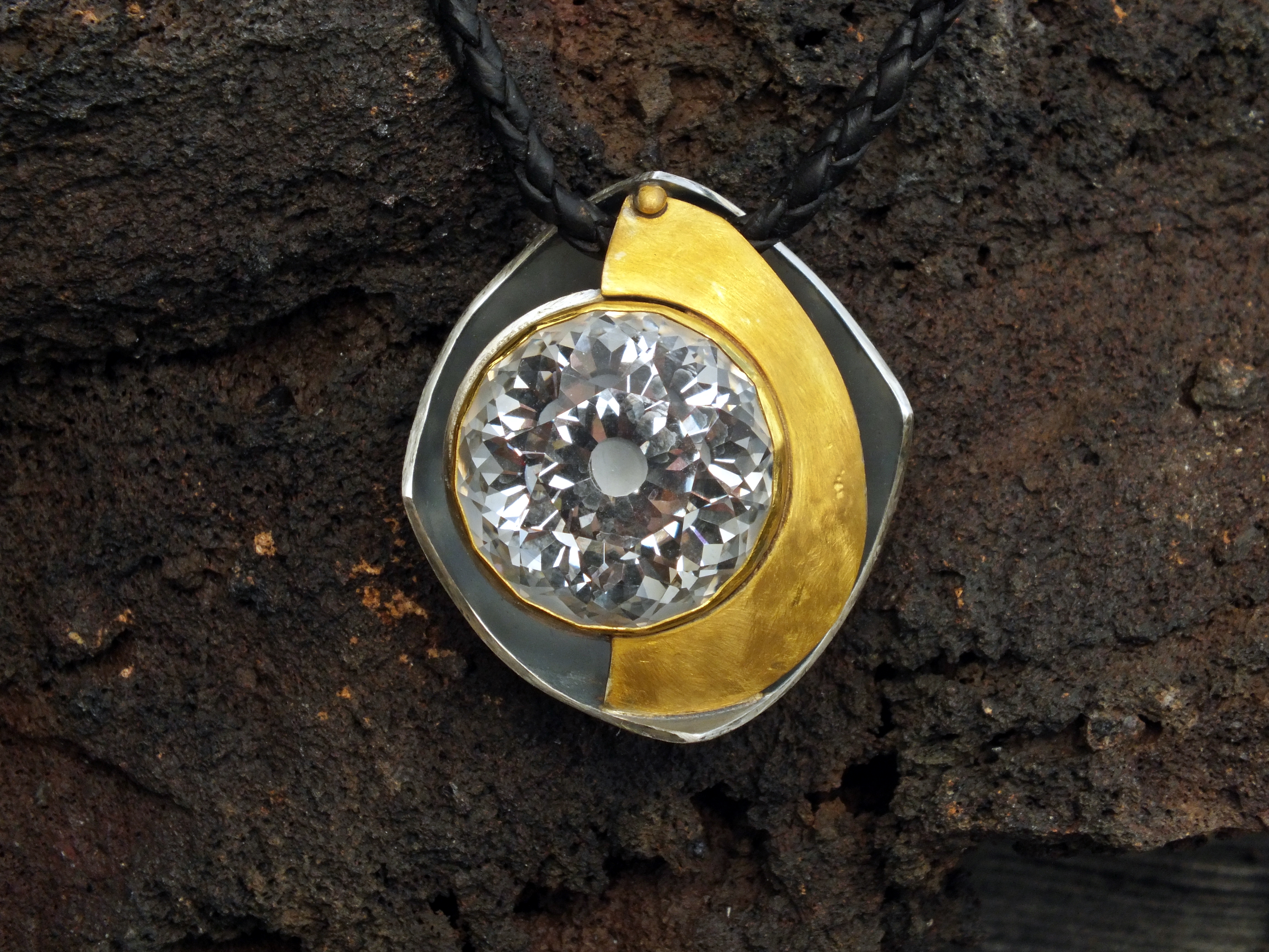 Pendentif Quartz du Trient"fleur"