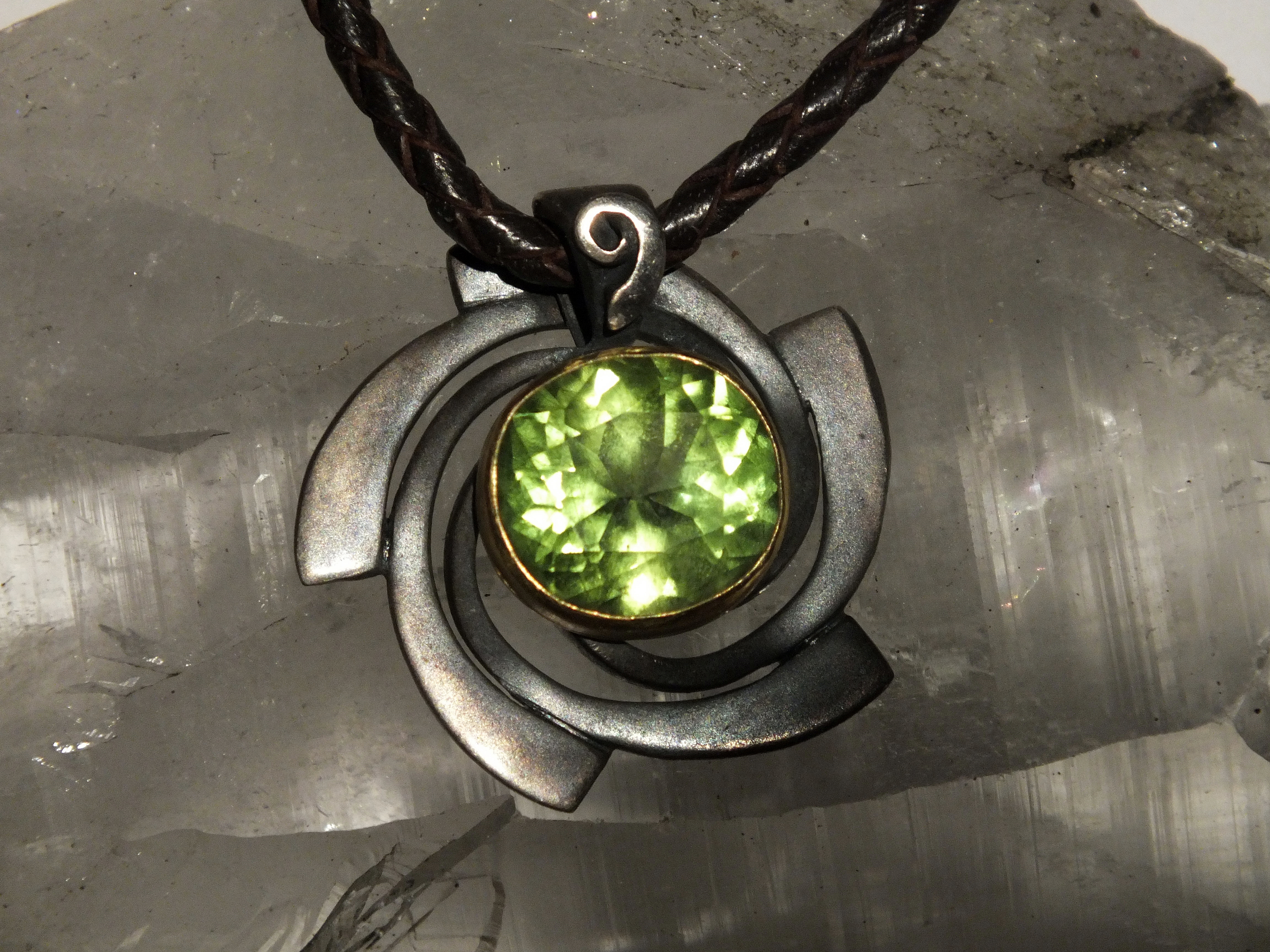 Une rareté! un péridot si gros, si beau