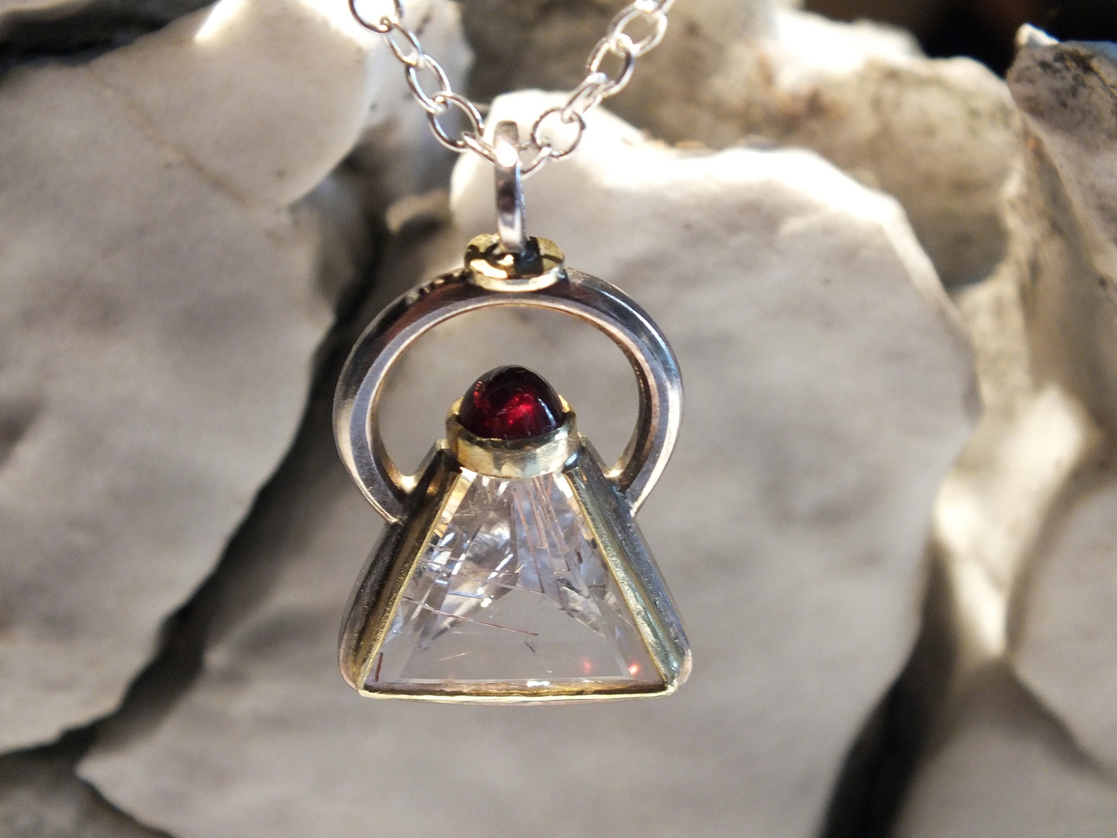 Pendentif Quartz rutile/Grenat, argent et or