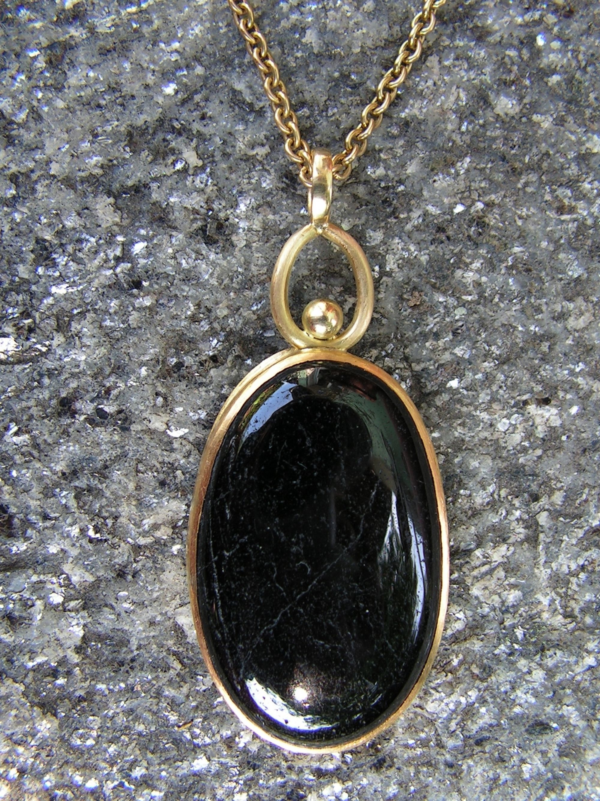 Marie, collier Tourmaline noire