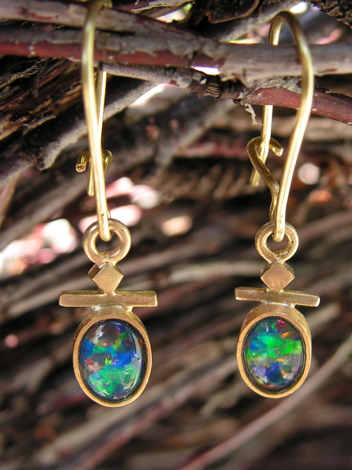 bijou: Boucles d’oreilles Opales, or et argent créé par Mahesh Bijoutier