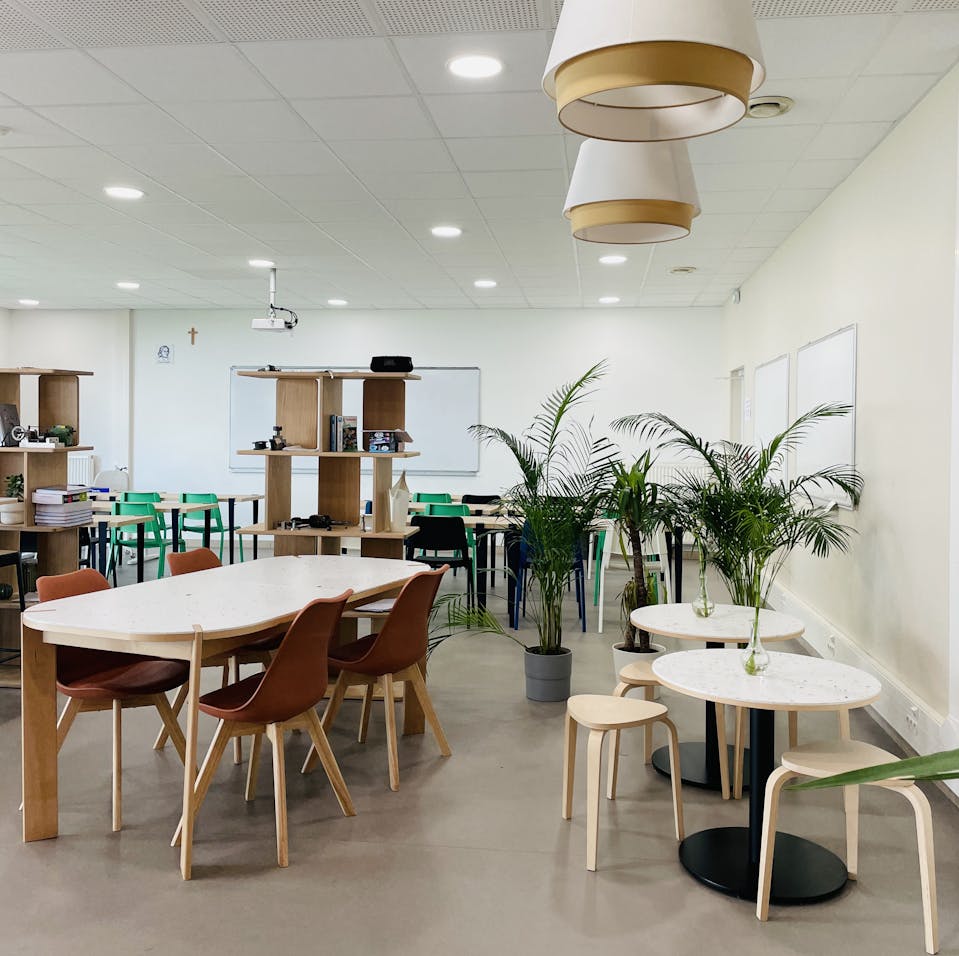 Maison Maslag / Projet / Professionnels / ECAM - SACRÉ COEUR