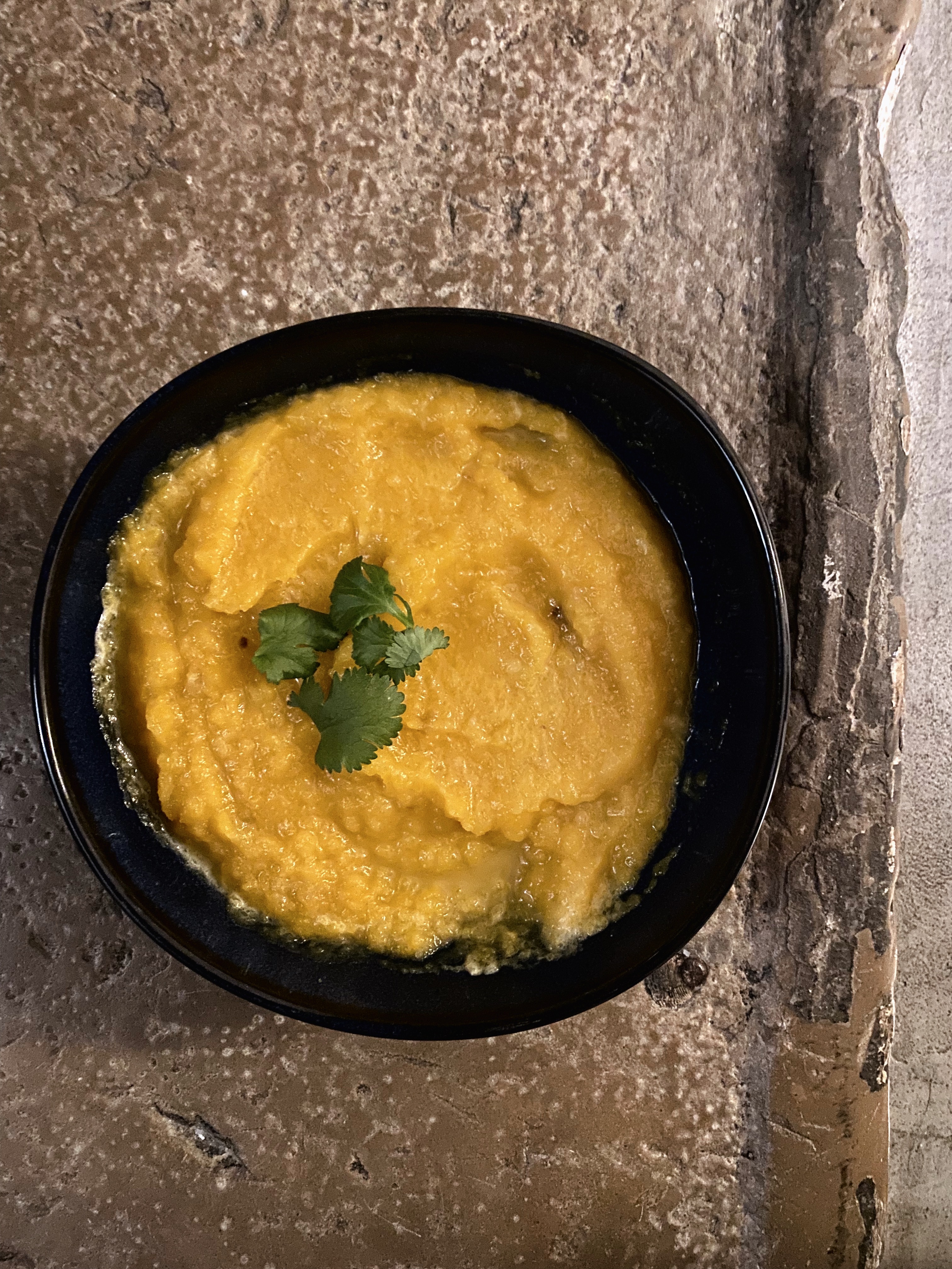 Velouté de potiron au gingembre par notre nutritionniste Alexandra Comboeuf chez Maison Yoko