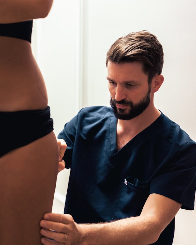 Cryolipolyse des cuisses à Lyon, la technique d'amincissement par le froid dans le centre esthétique Maison Yoko