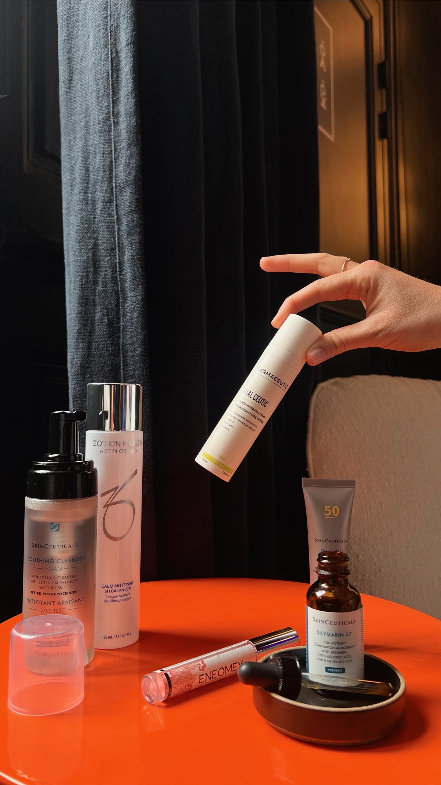 1 minute top chrono avec Anaïs pour nettoyer, hydrater et protéger sa peau pour la journée 