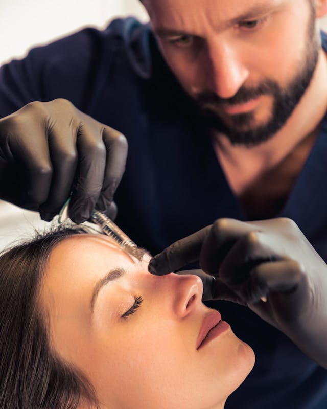 Rhinoplastie médicale chez Maison Yoko à Lyon, alternative à la chirurgie esthétique du nez grâce aux injections d'acide hyaluronique