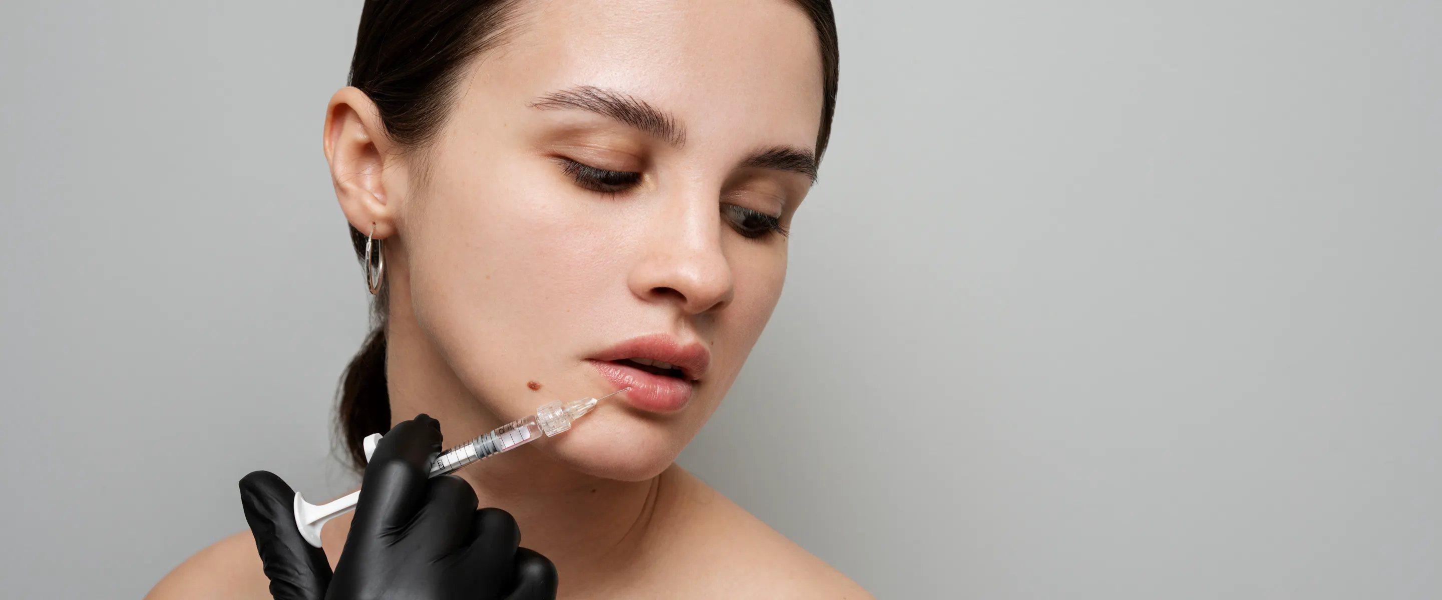 À quel âge commencer la médecine esthétique ? | Maison Yokō