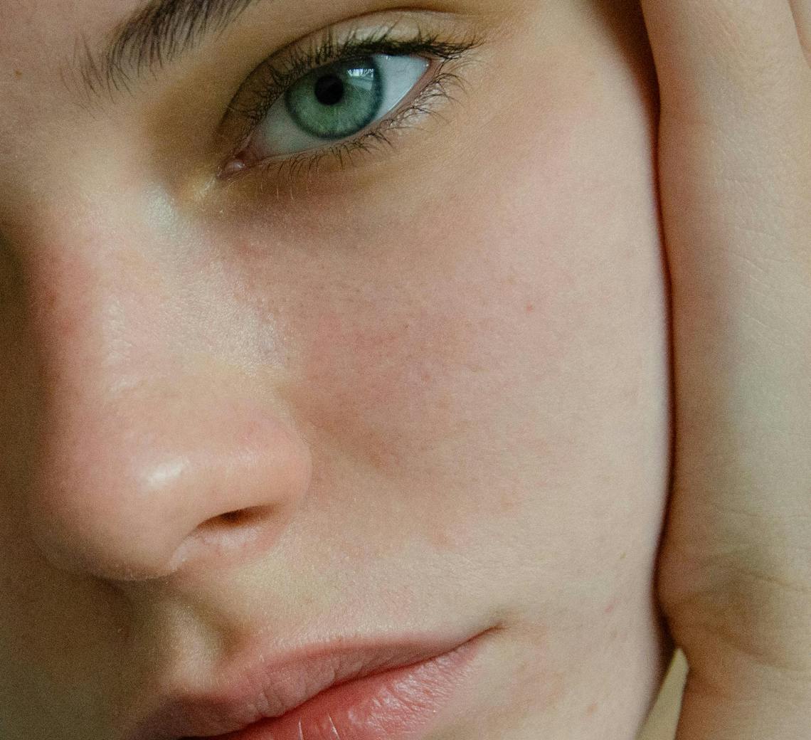 Jeune femme pour illustrer exosomes