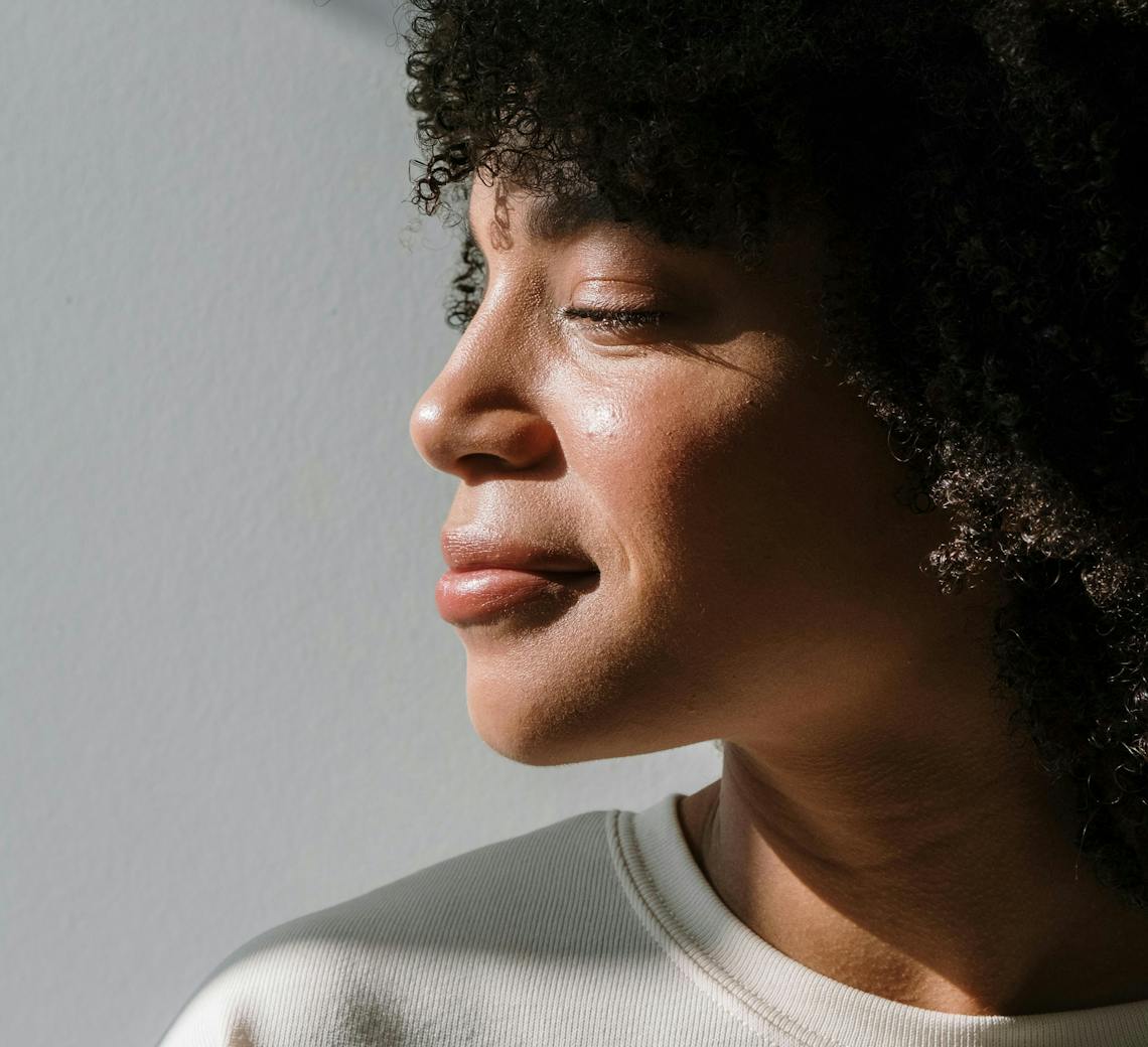 femme après Hydrafacial lyon