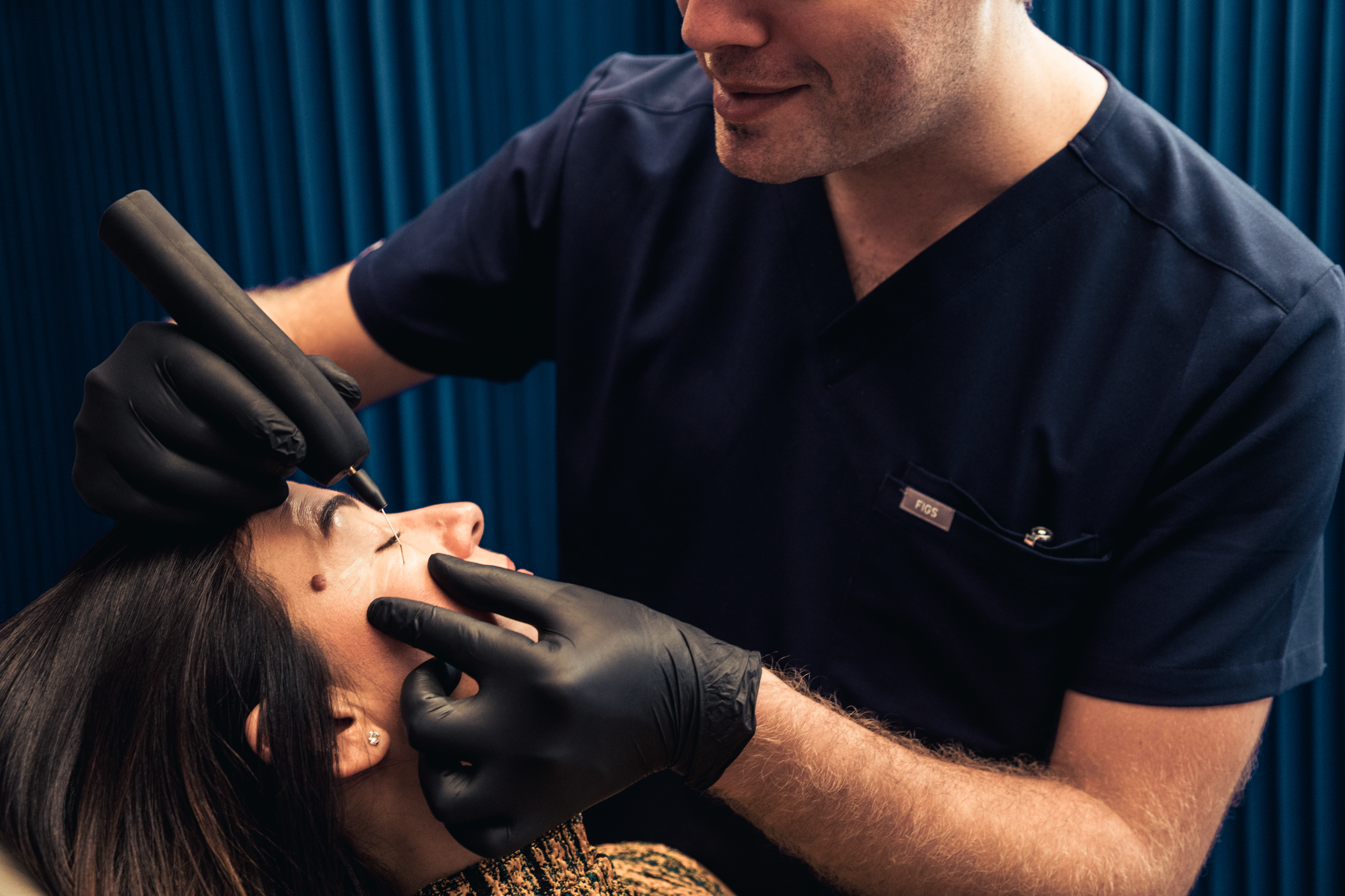 rajeunir le regard, retendre la peau et lisser les rides sans bistouri : le plexR - technologie Plasma. Dans le centre Maison Yoko.