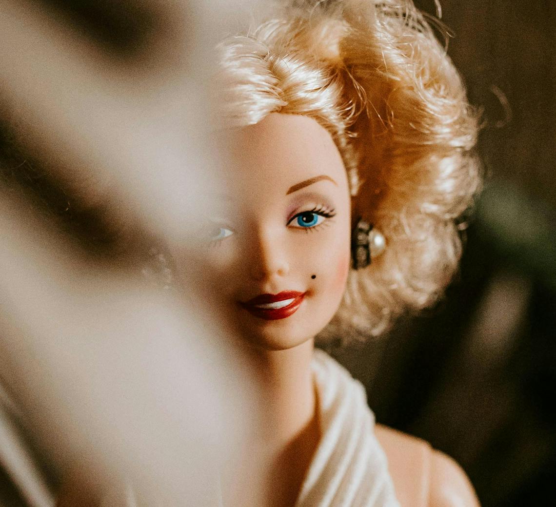 Poupée barbie pour illustrer les fakes injectors.