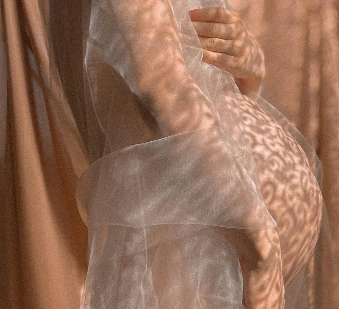 Non, vous ne pouvez pas continuer les traitements laser pendant votre grossesse.