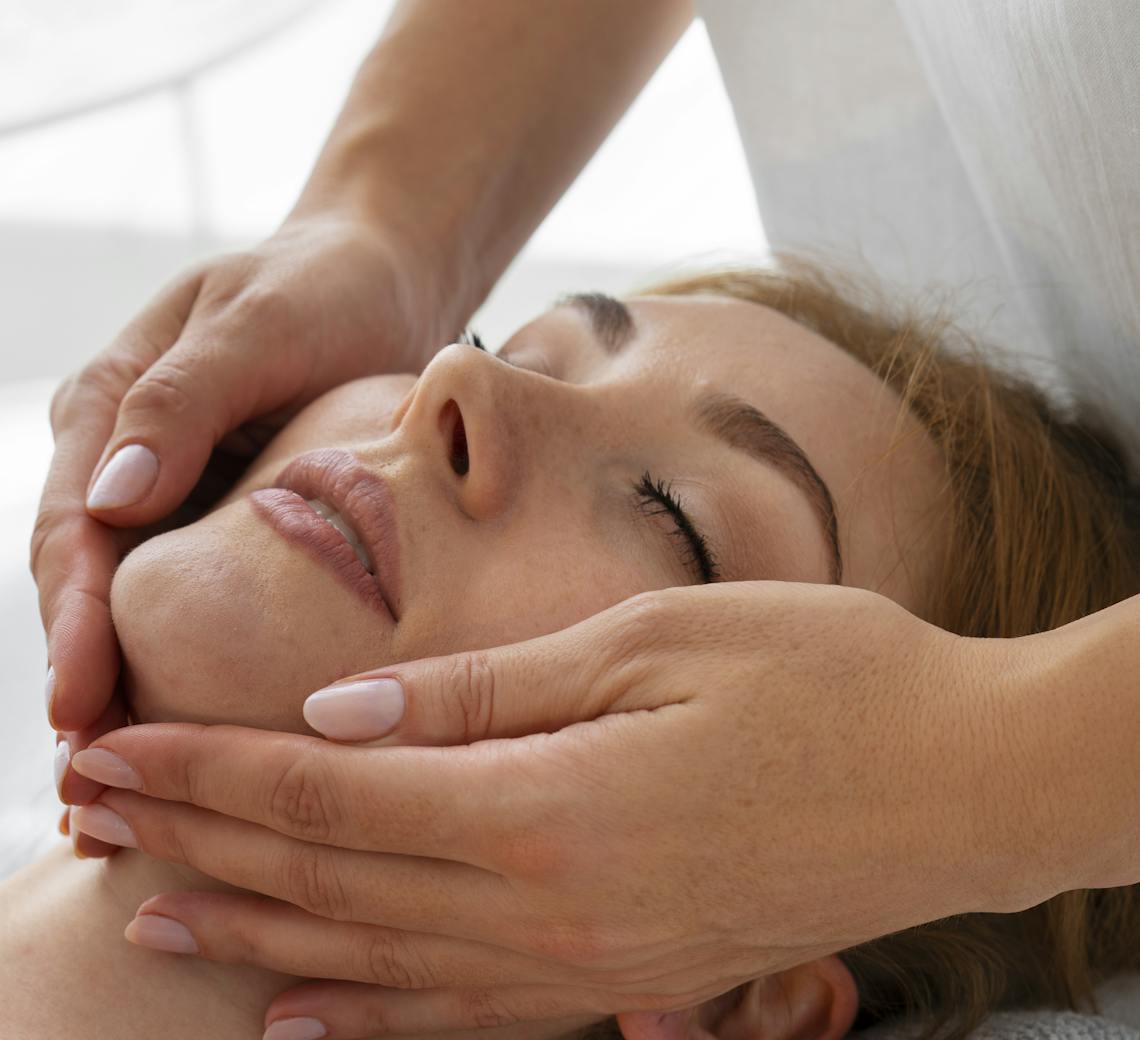 Après une injection d'AH on évite de masser la zone injectée.