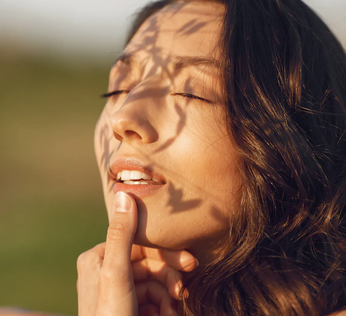 La première règle c'est de ne pas s'exposer au soleil après une épilation laser.