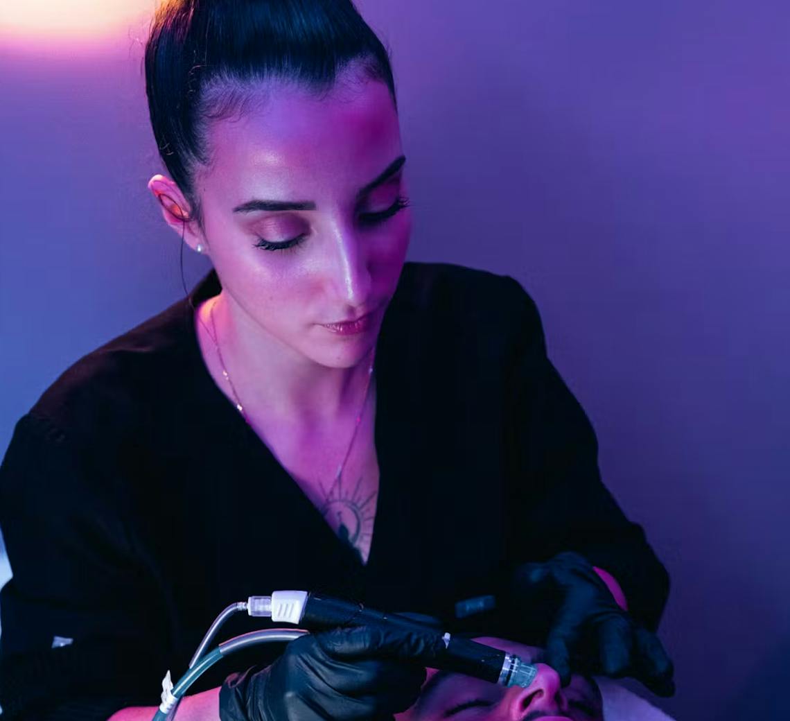 Les techniques skincare pour lisser la peau et nettoyer la peau en profondeur.