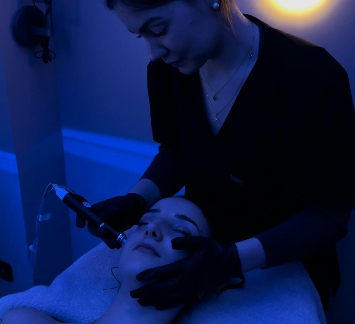 25 ans, l’âge des bonnes habitudes : réaliser un HydraFacial au centre de médecine esthétique et laser Maison Yoko à Lyon