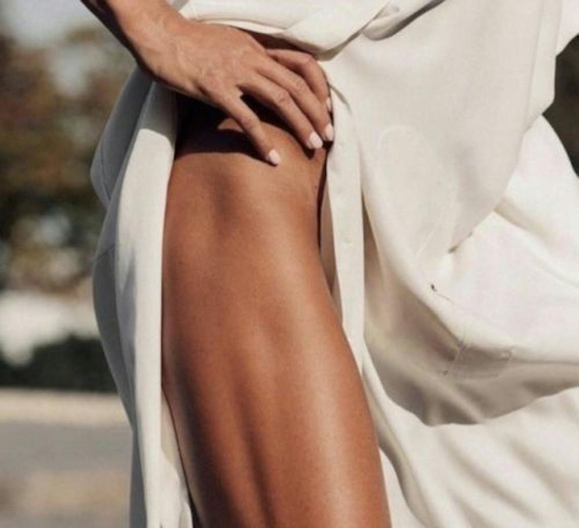 Jambes bronzées de femme