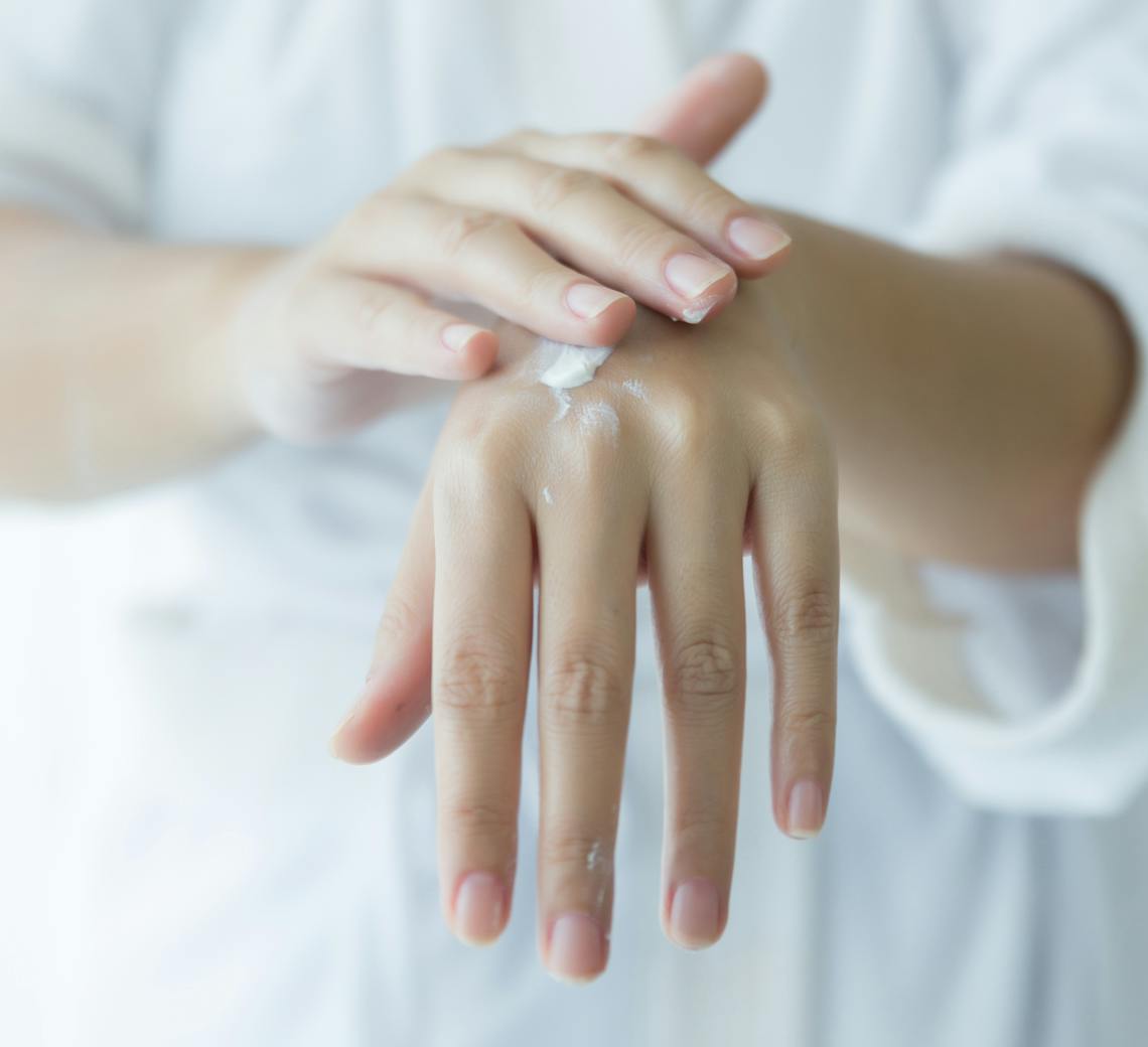 appliquer de la protection solaire