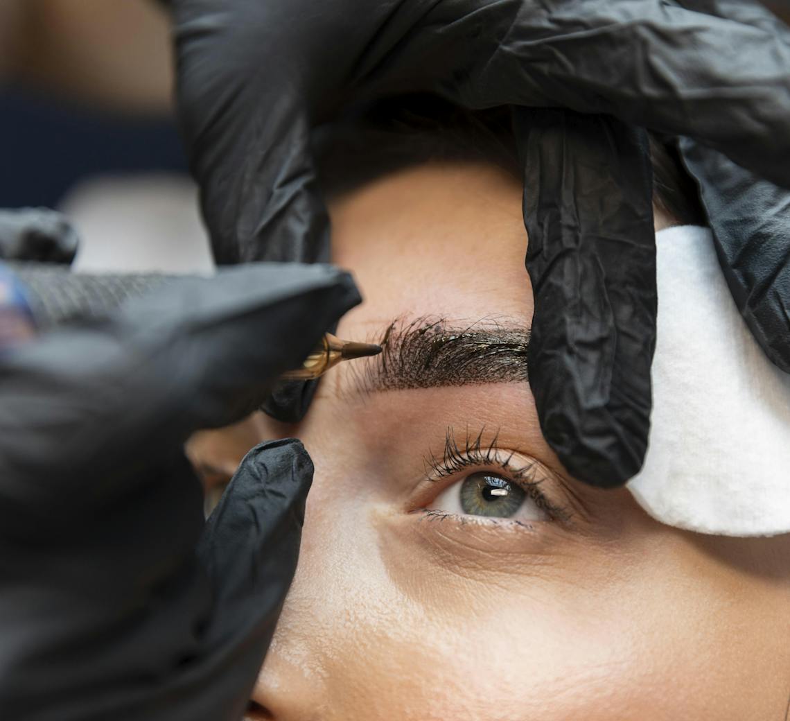comment rectifier un tatouage sourcils raté