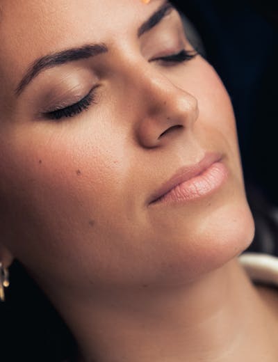 Nos médecins et chirurgiens esthétiques vous guident pour identifier votre besoin et découvrir parmi toutes les indications, la solution qui convient.