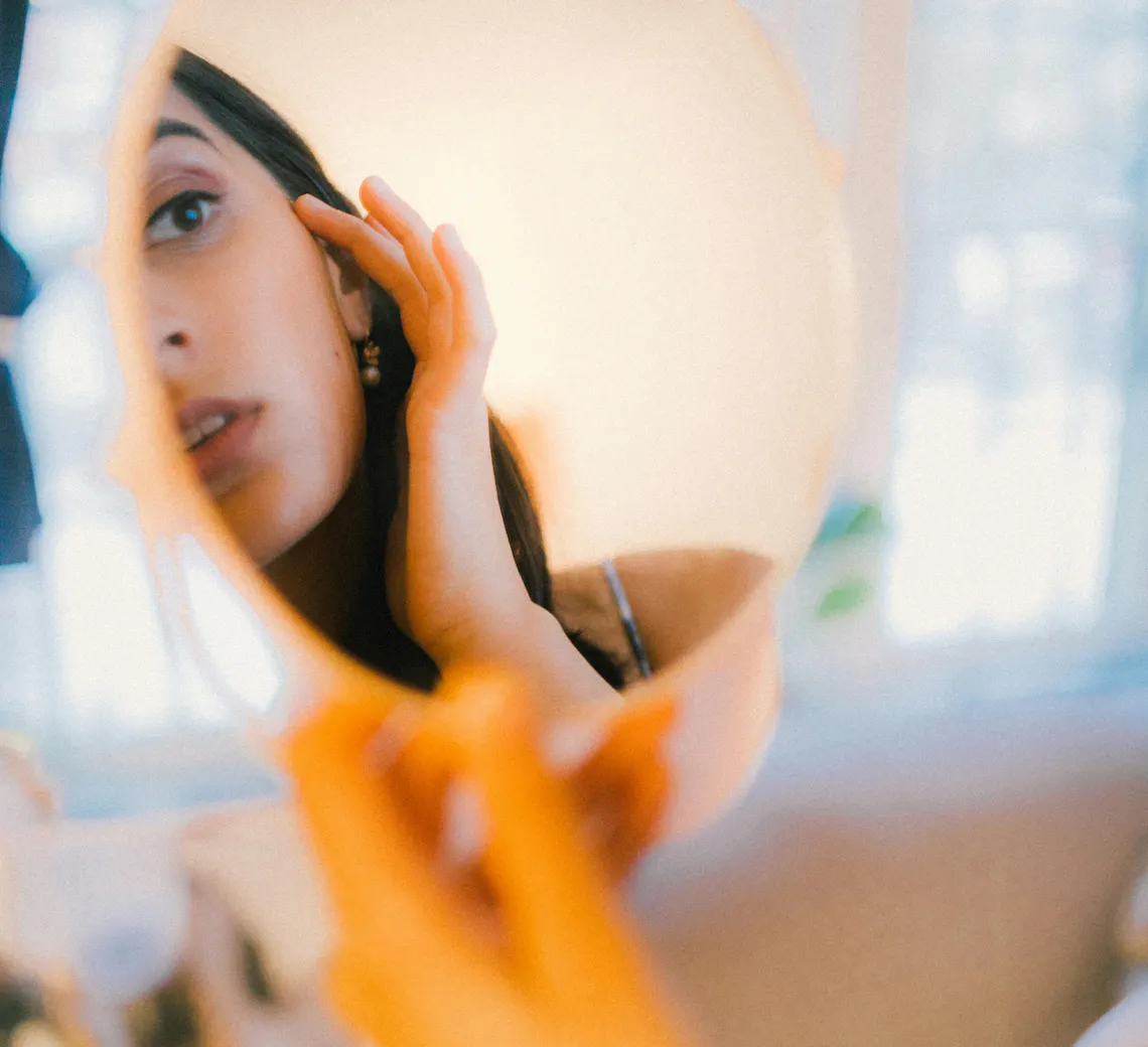 Comment entretenir ses injections d'acide hyaluronique ? Conseils Maison Yokō