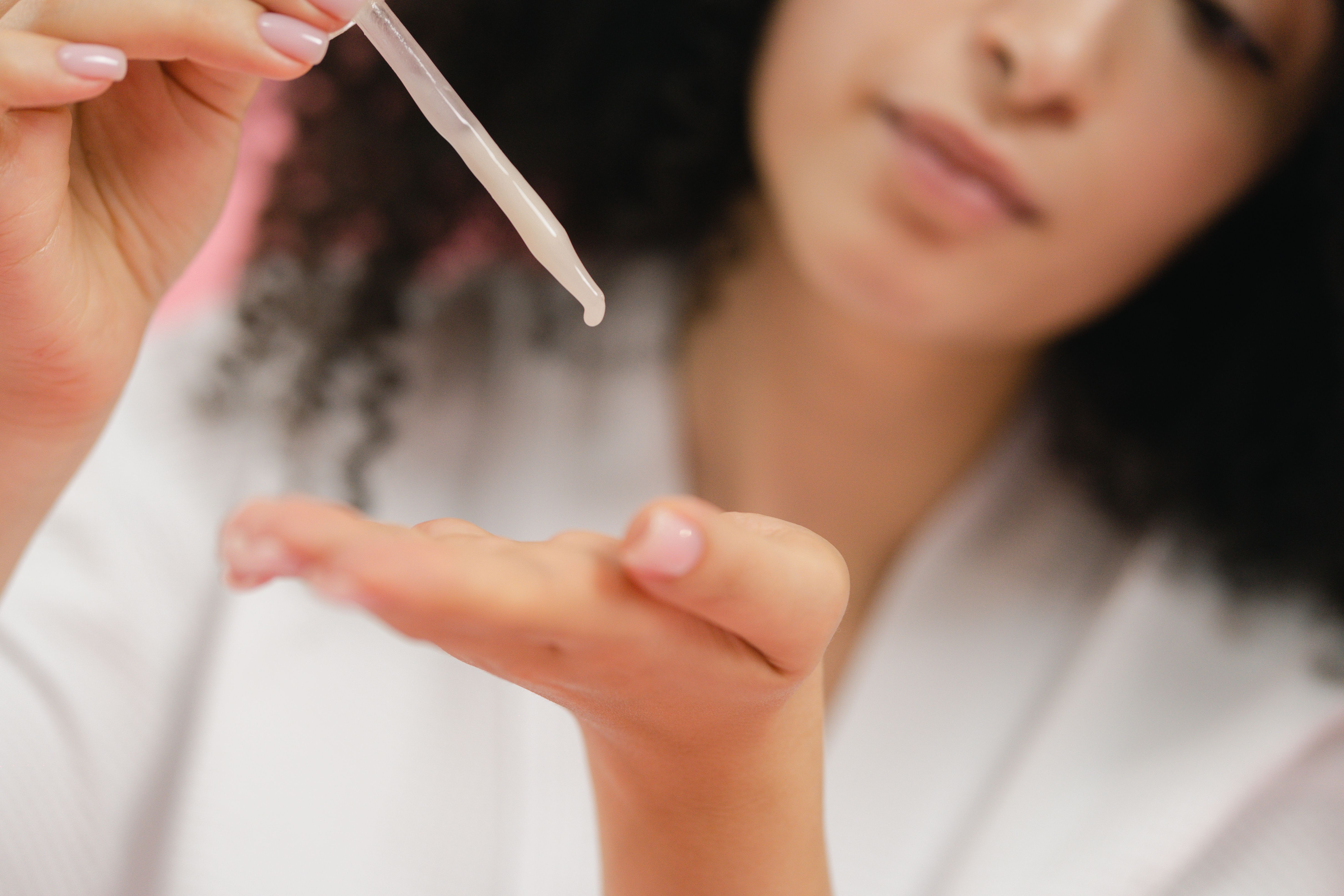 Photosensibilisant, irritant, exfoliant : attention aux confusions