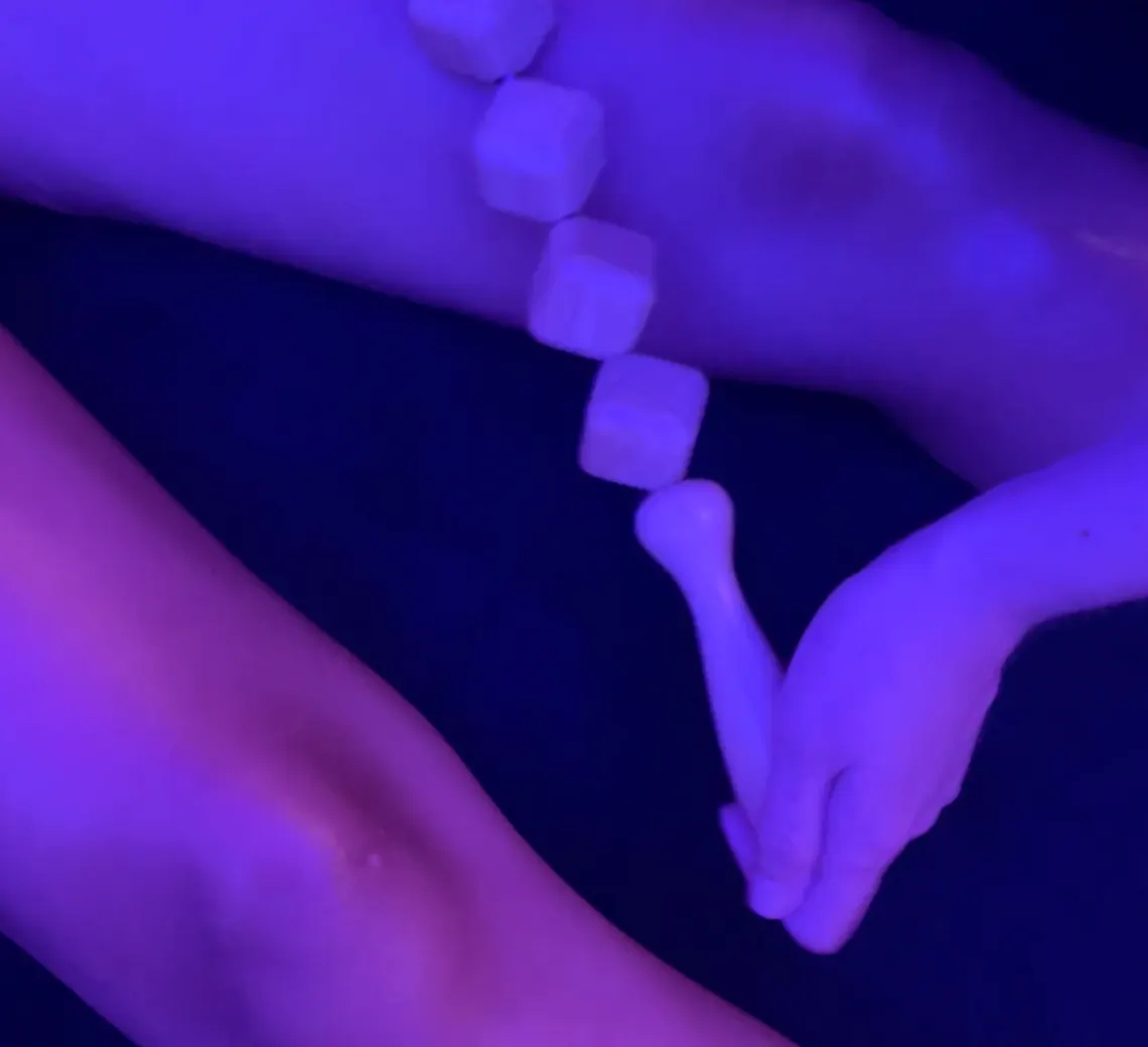 La madérothérapie cible les cellules graisseuses et la cellulite