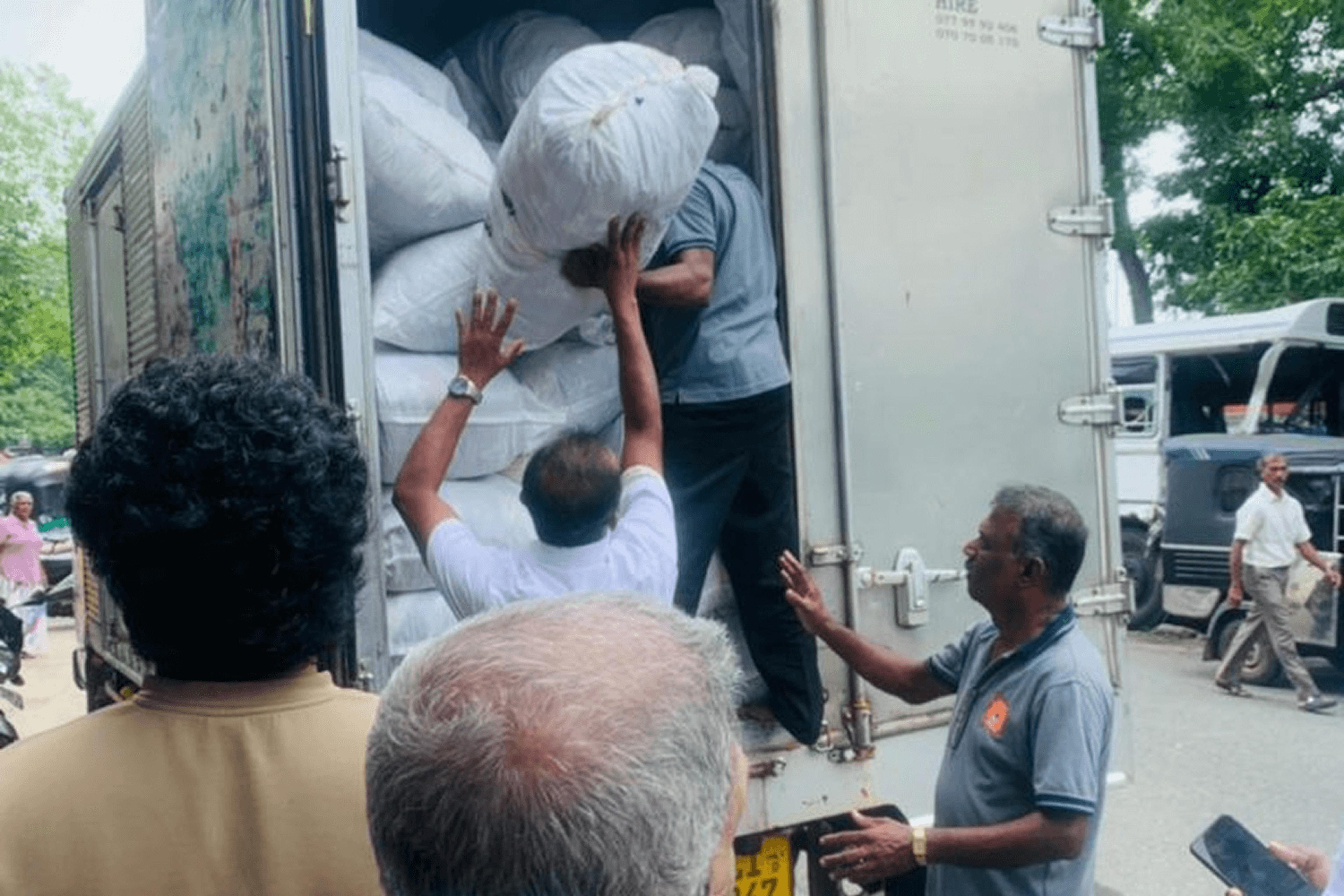Matara Relief for Badulla 06