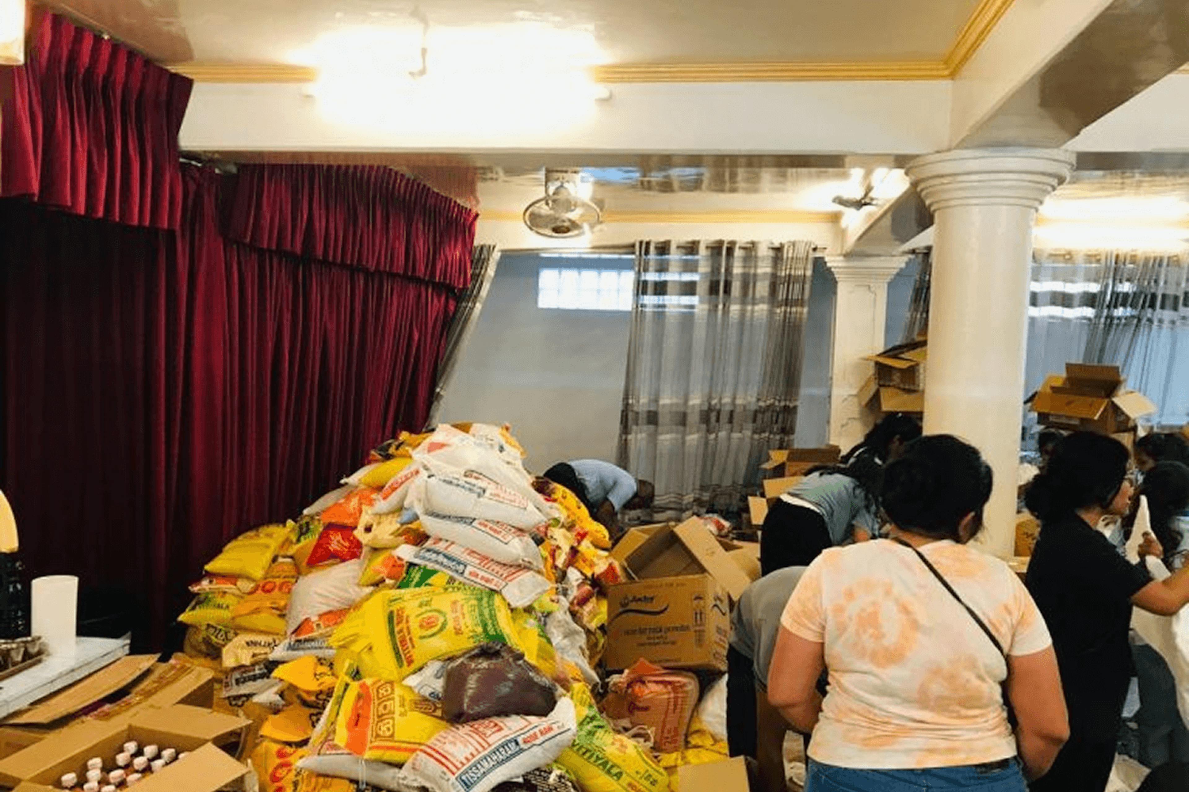 Matara Relief for Badulla 09